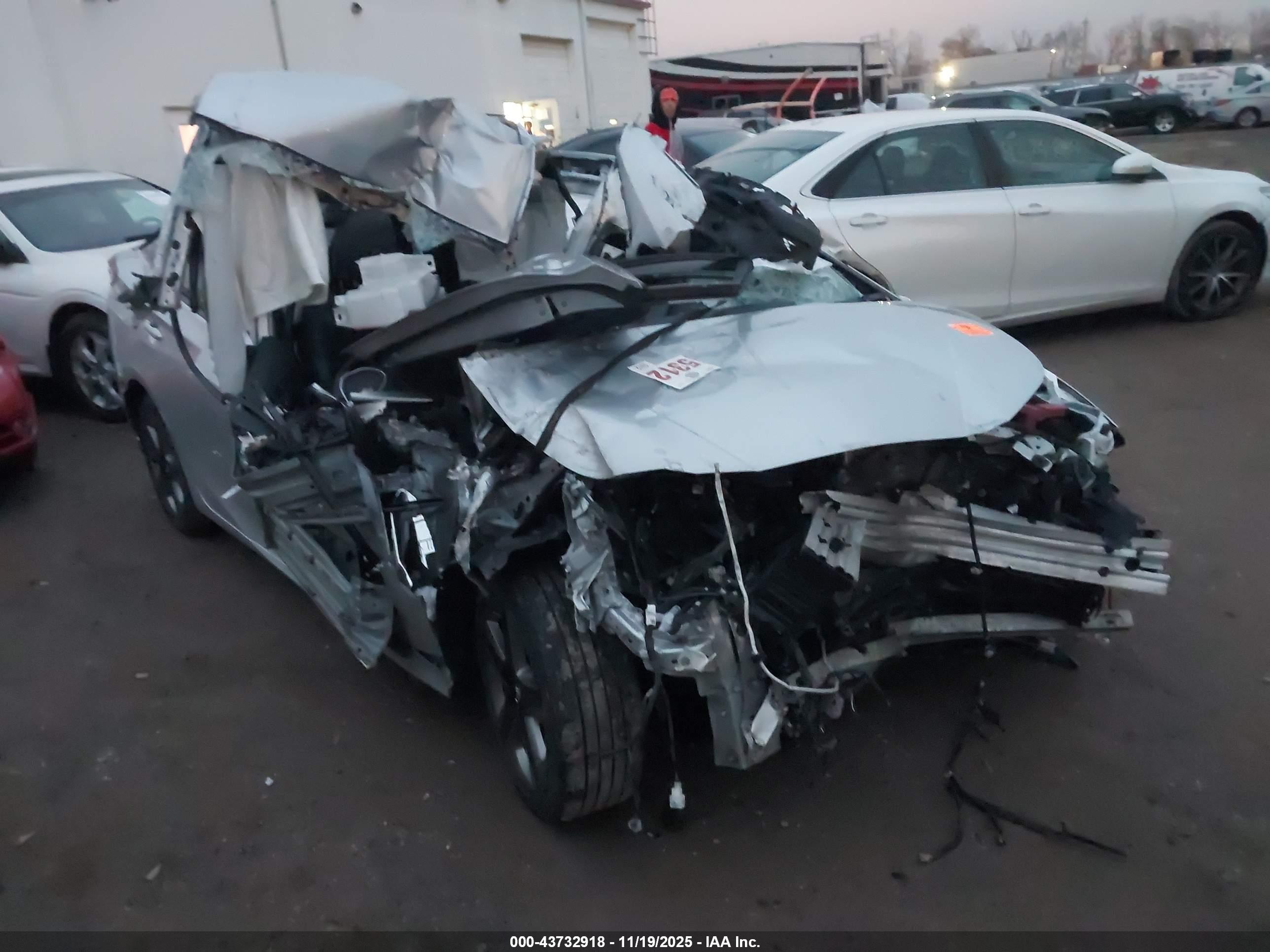 TOYOTA PRIUS image 6