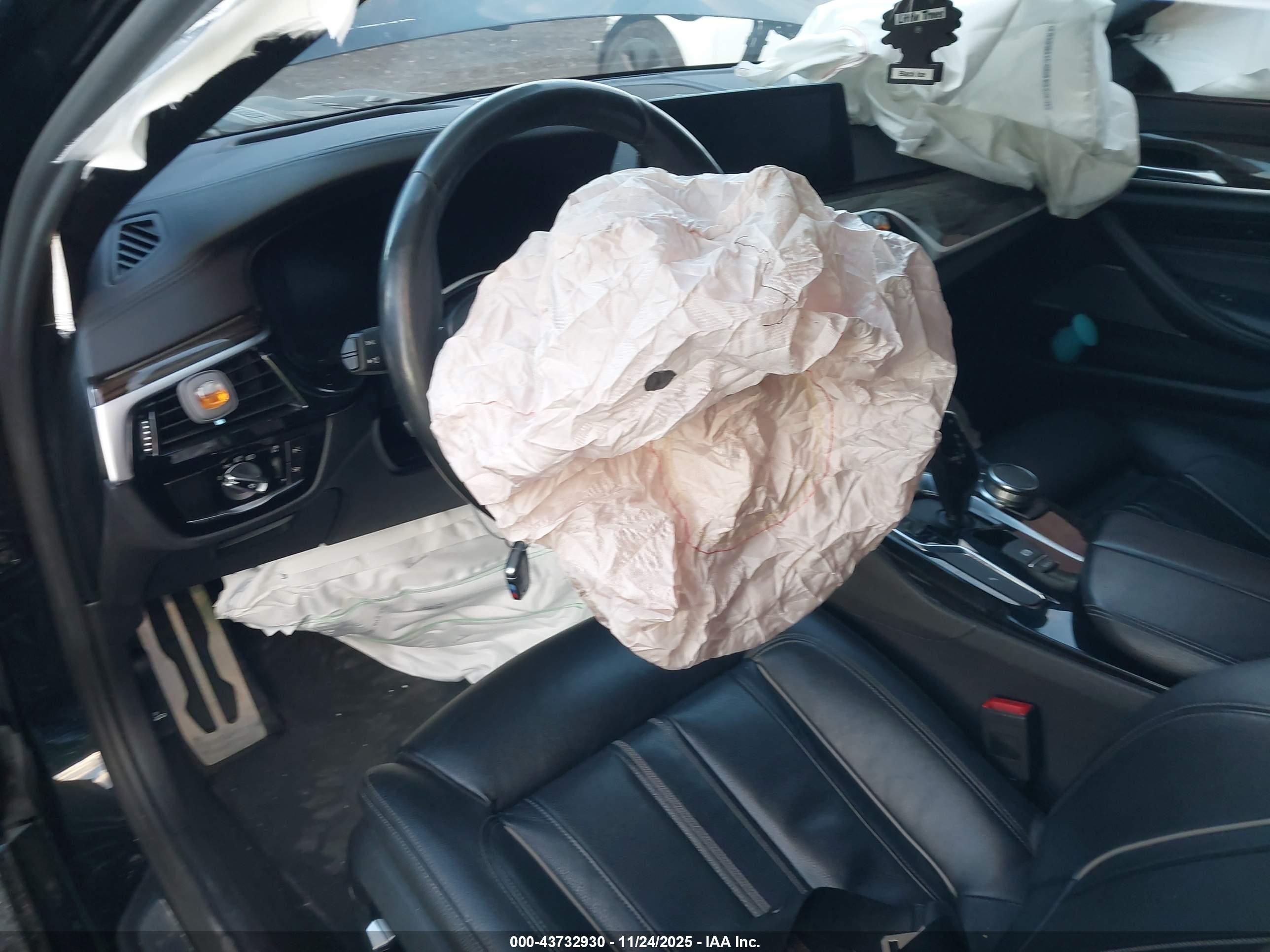 BMW M550I image 5