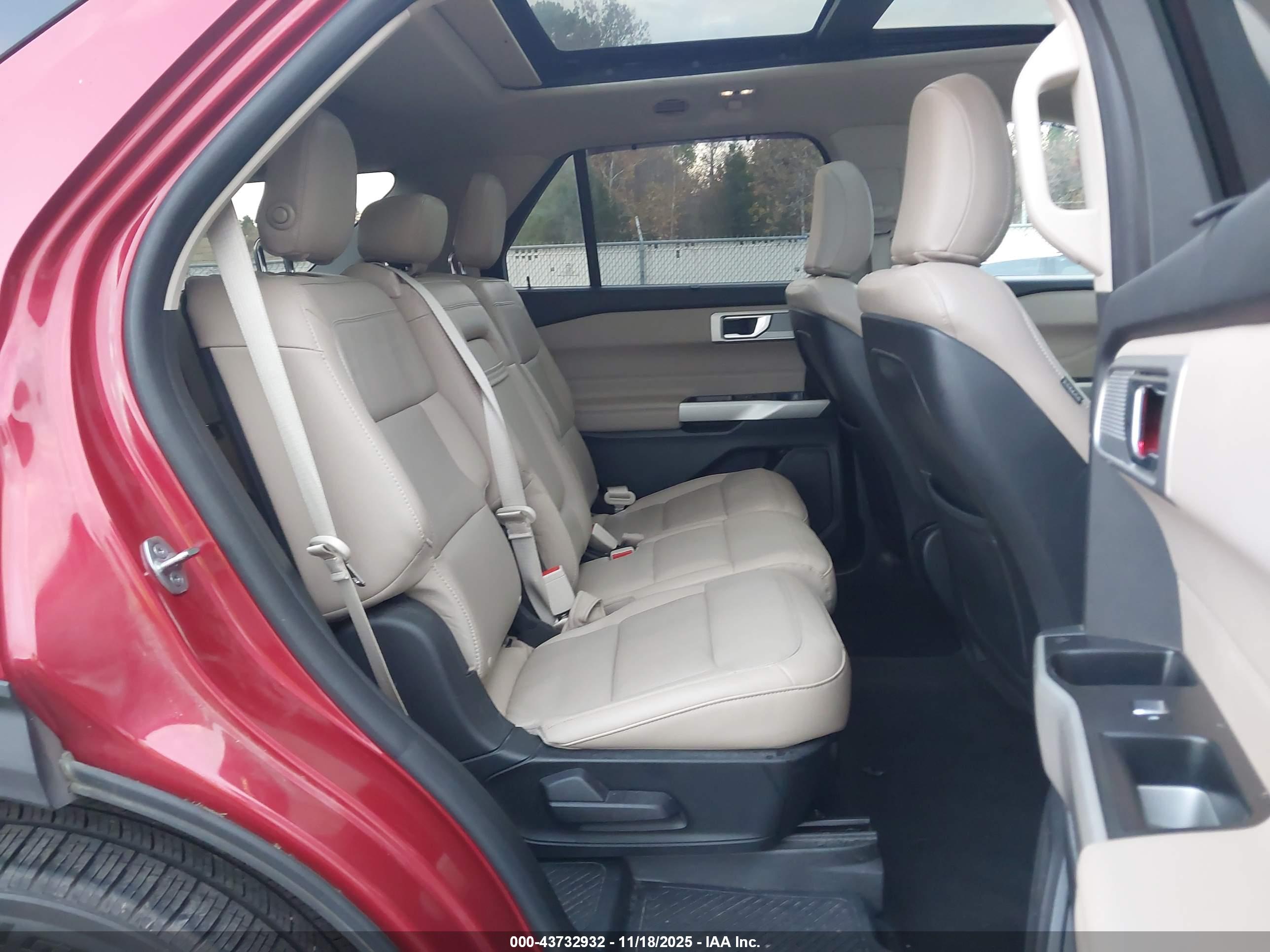 FORD EXPLORER image 8