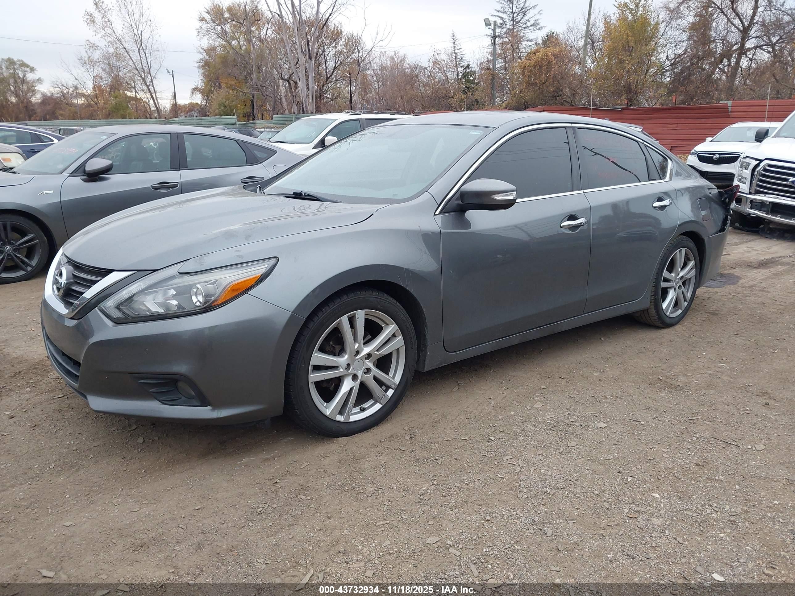 NISSAN ALTIMA image 2