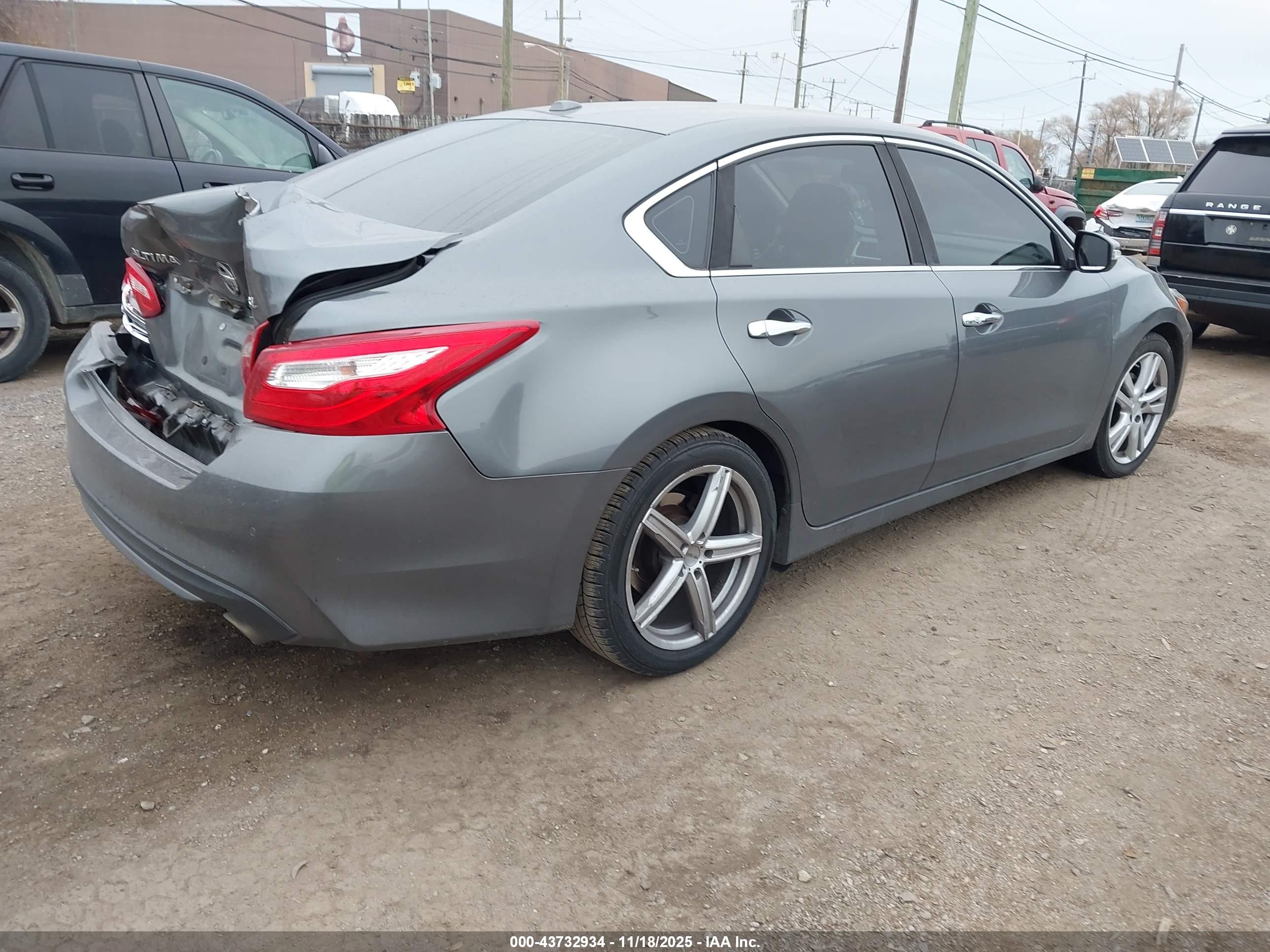 NISSAN ALTIMA image 4