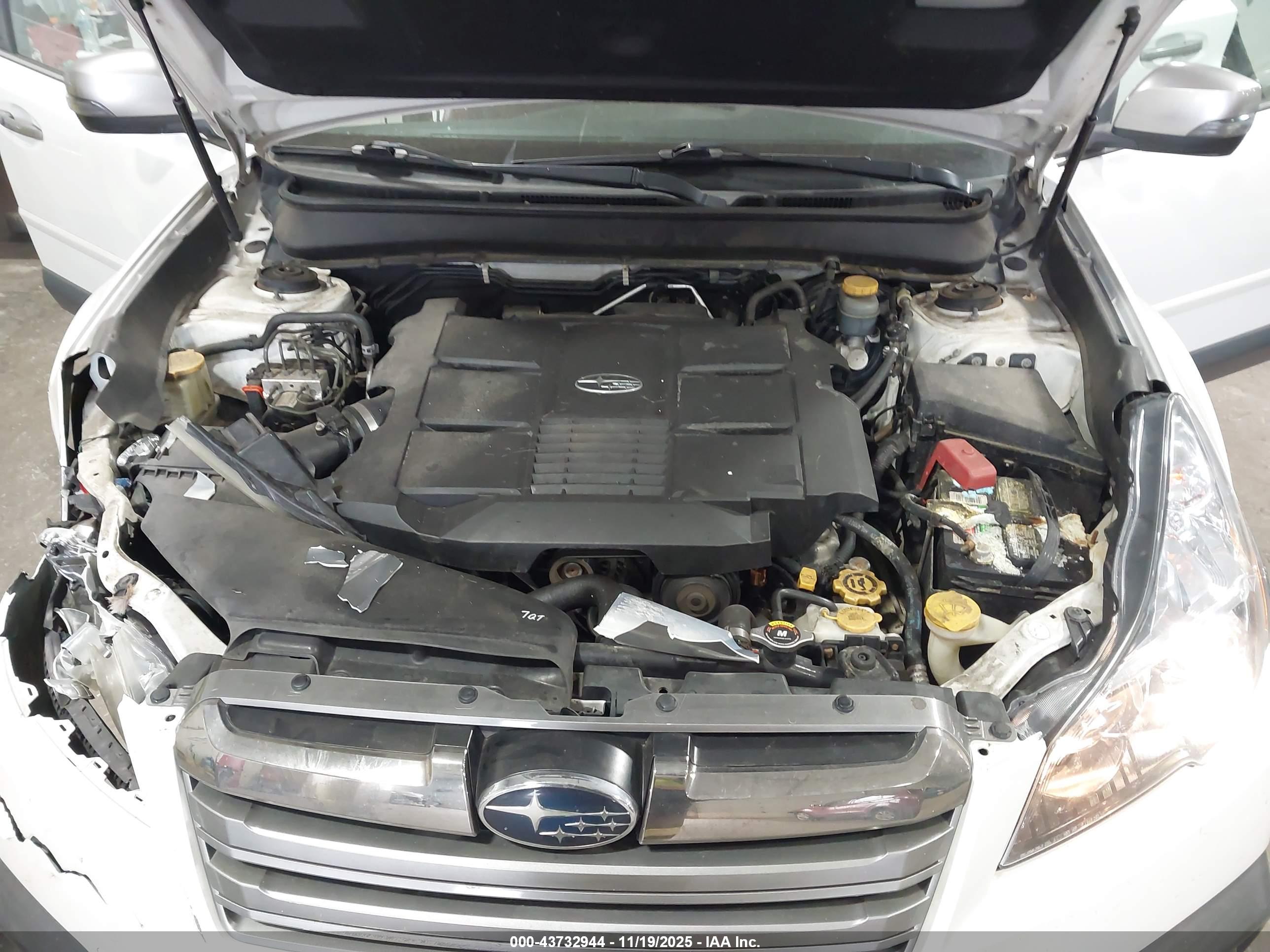 SUBARU OUTBACK image 10