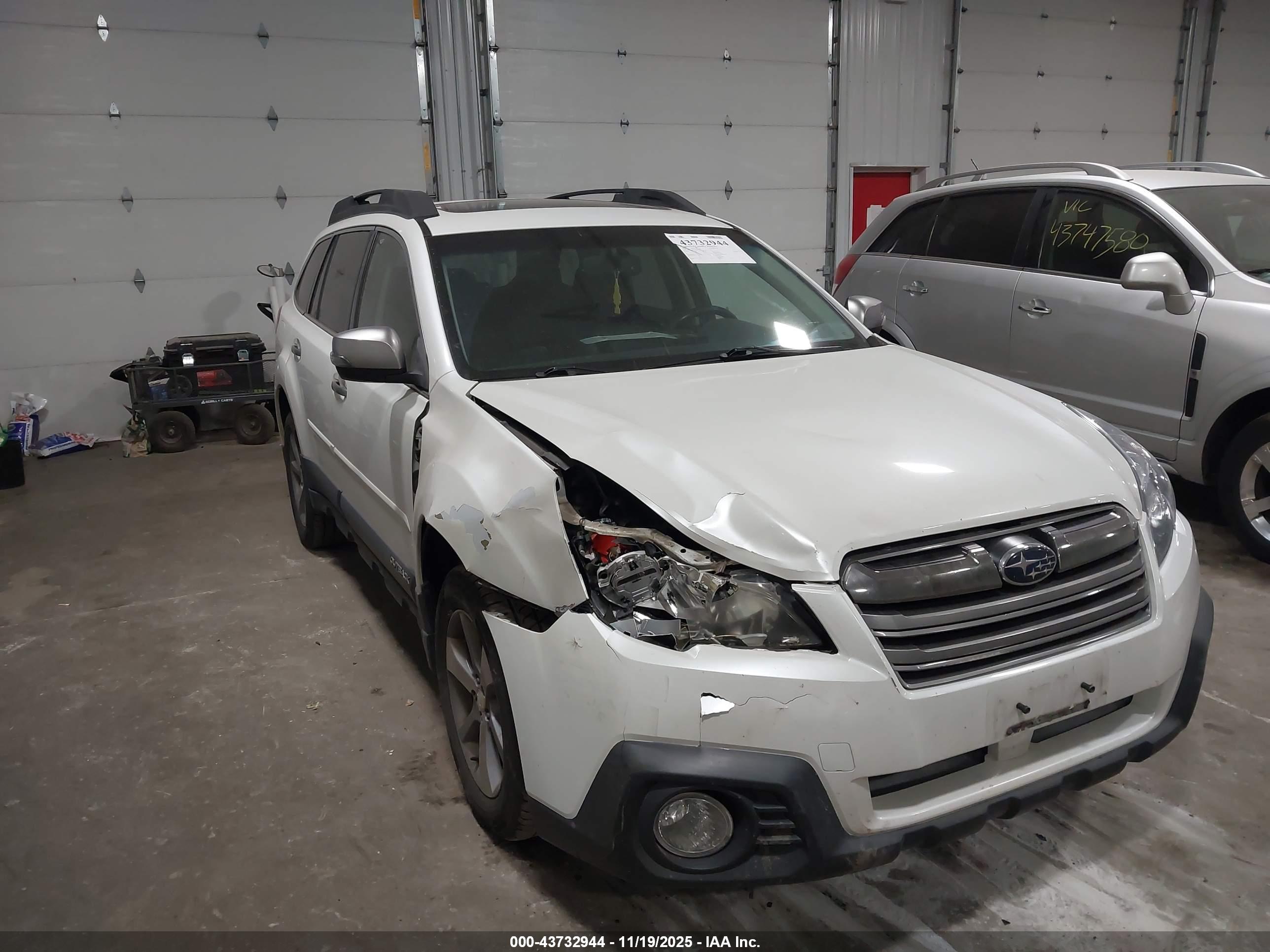 SUBARU OUTBACK image 6