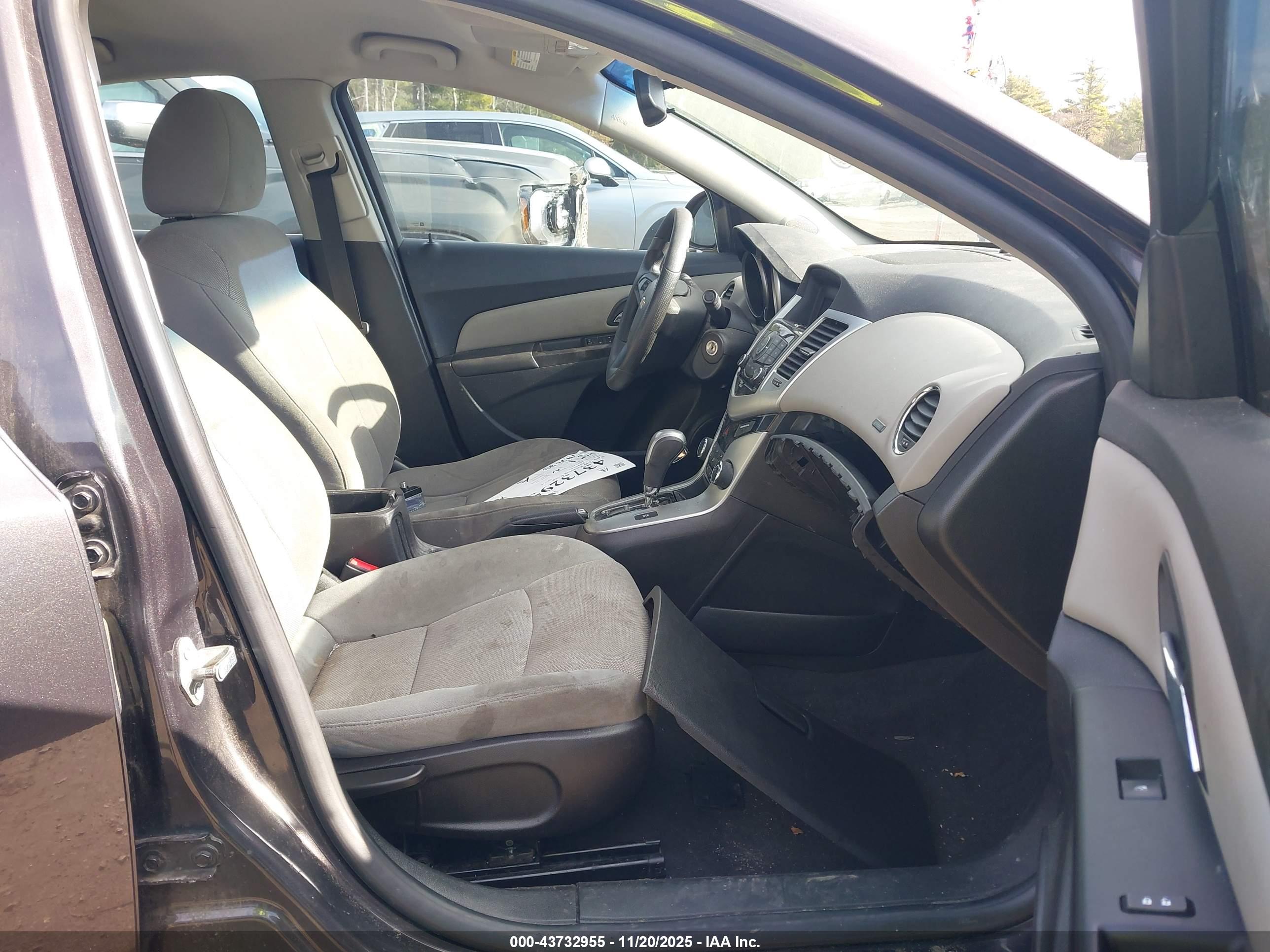 CHEVROLET CRUZE image 5