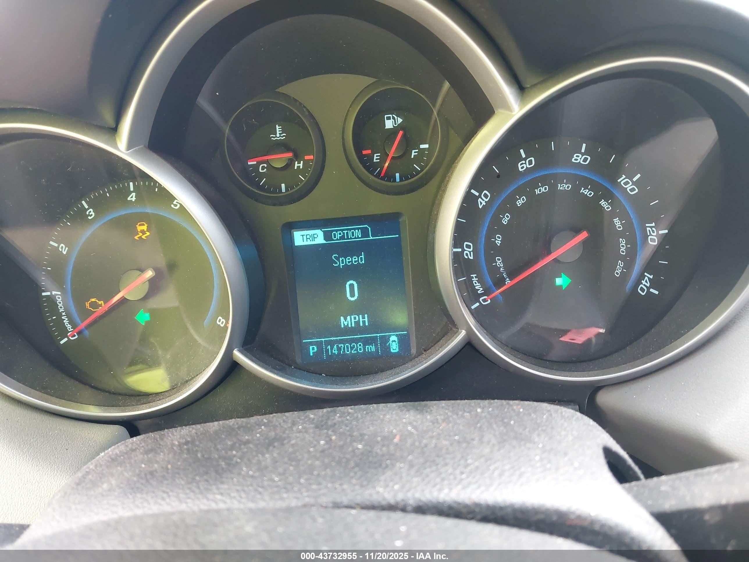 CHEVROLET CRUZE image 7