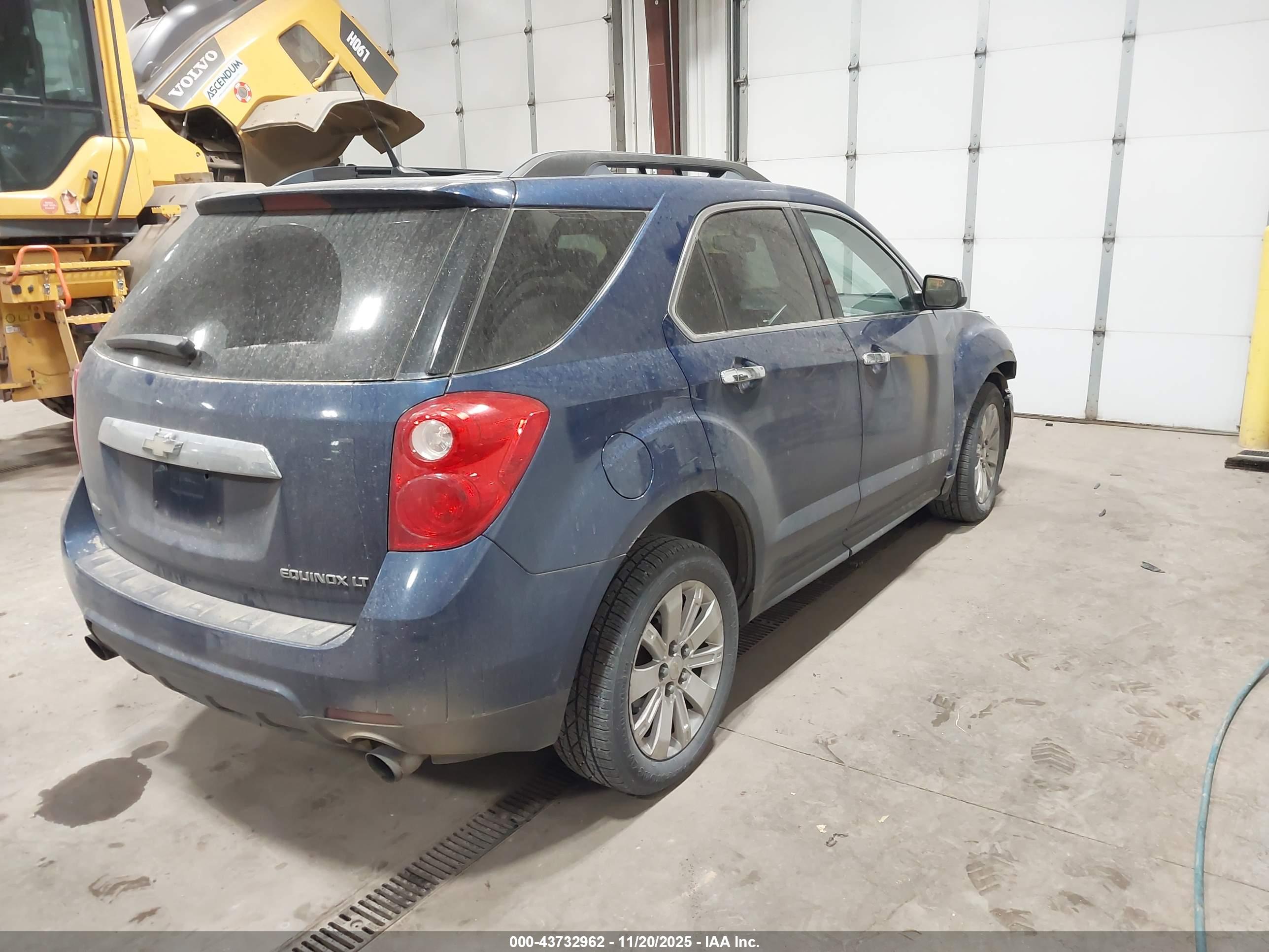 CHEVROLET EQUINOX image 4