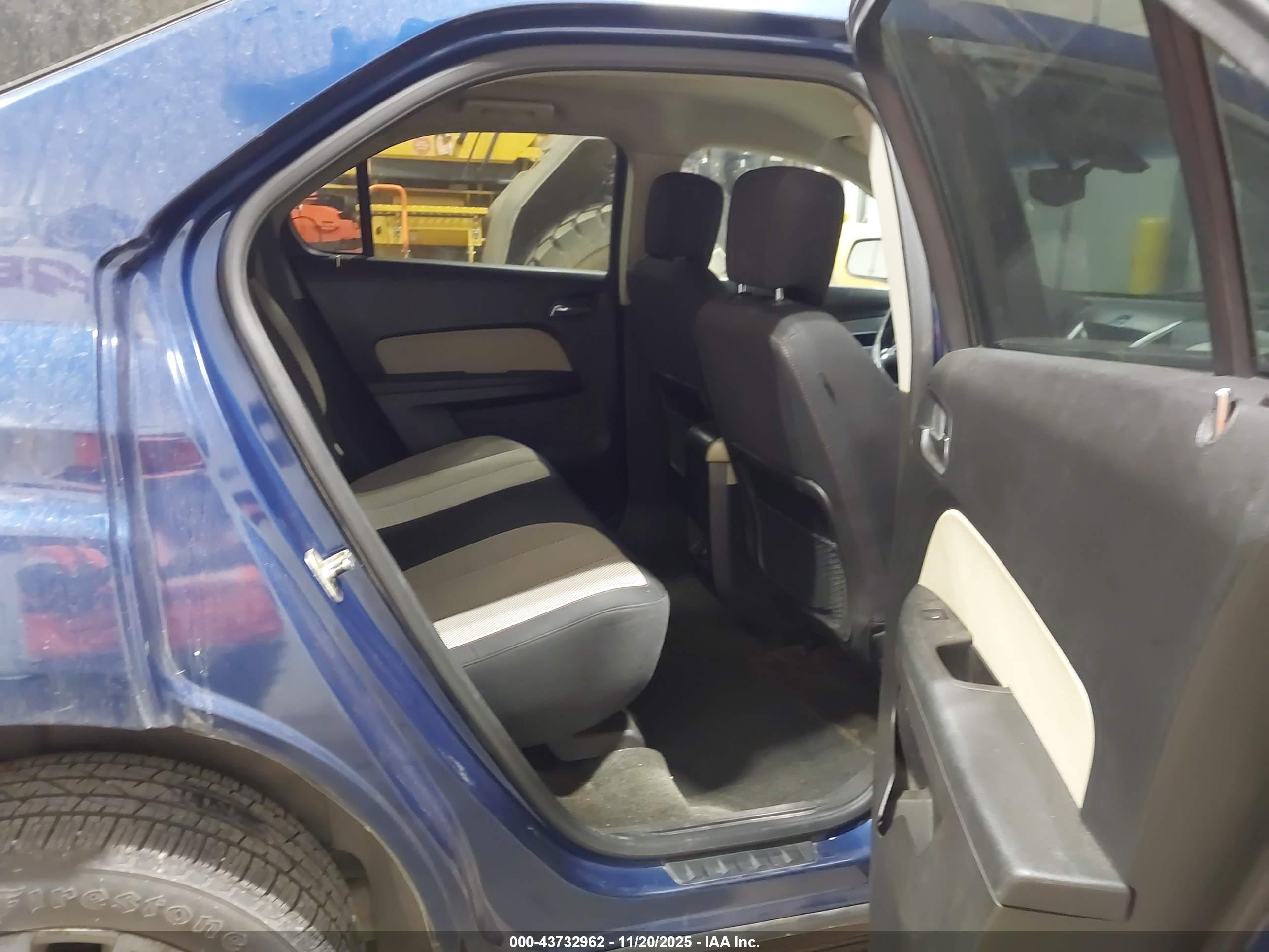 CHEVROLET EQUINOX image 8