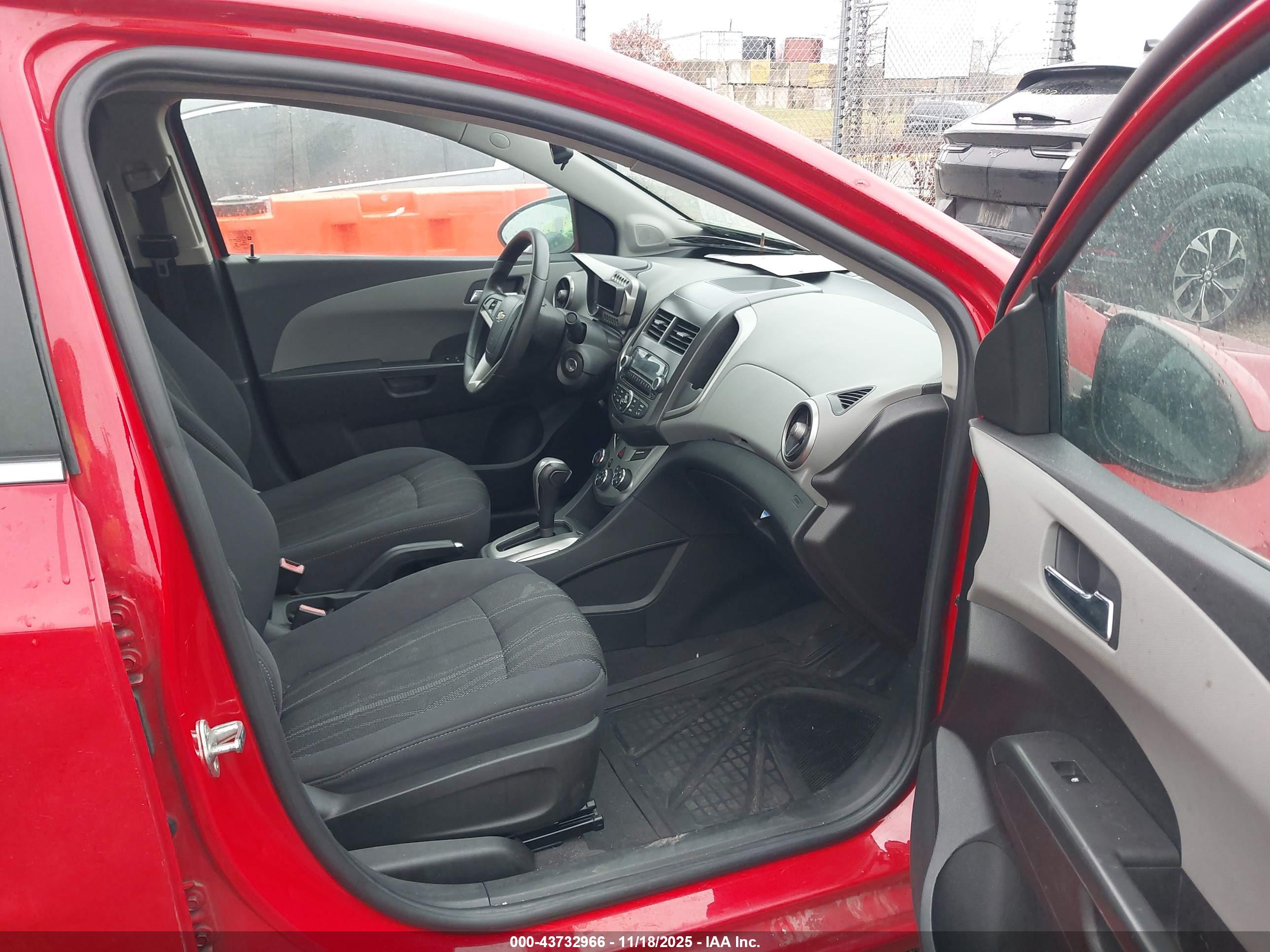 CHEVROLET SONIC image 5