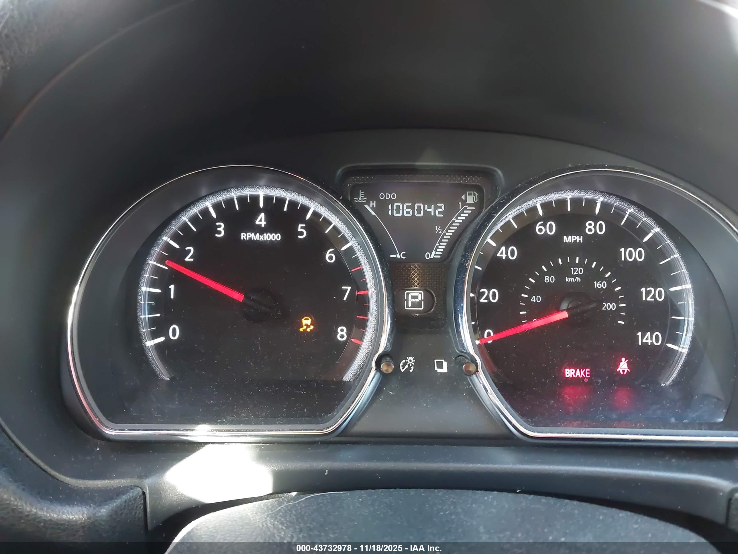 NISSAN VERSA image 7
