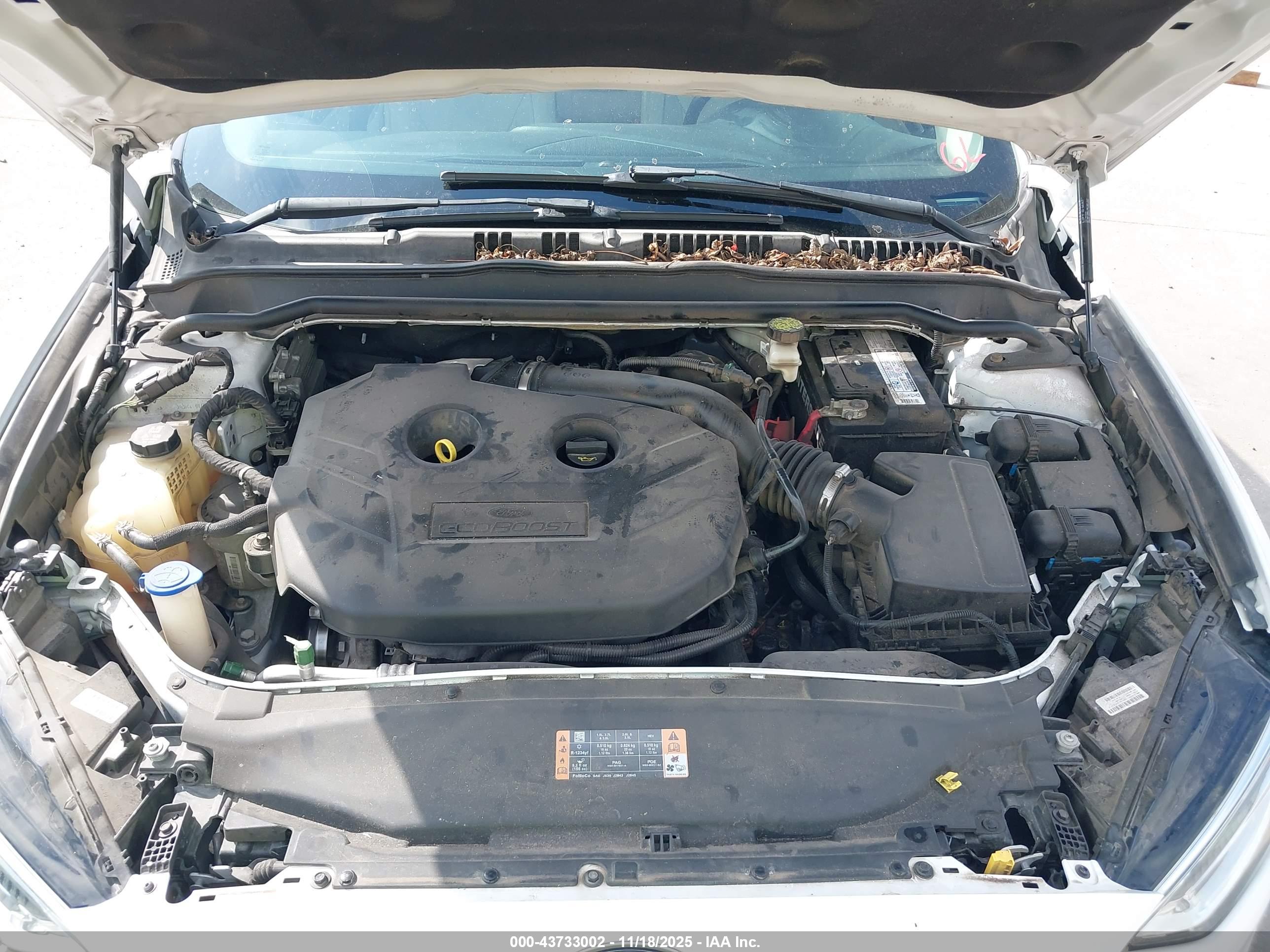 FORD FUSION image 10