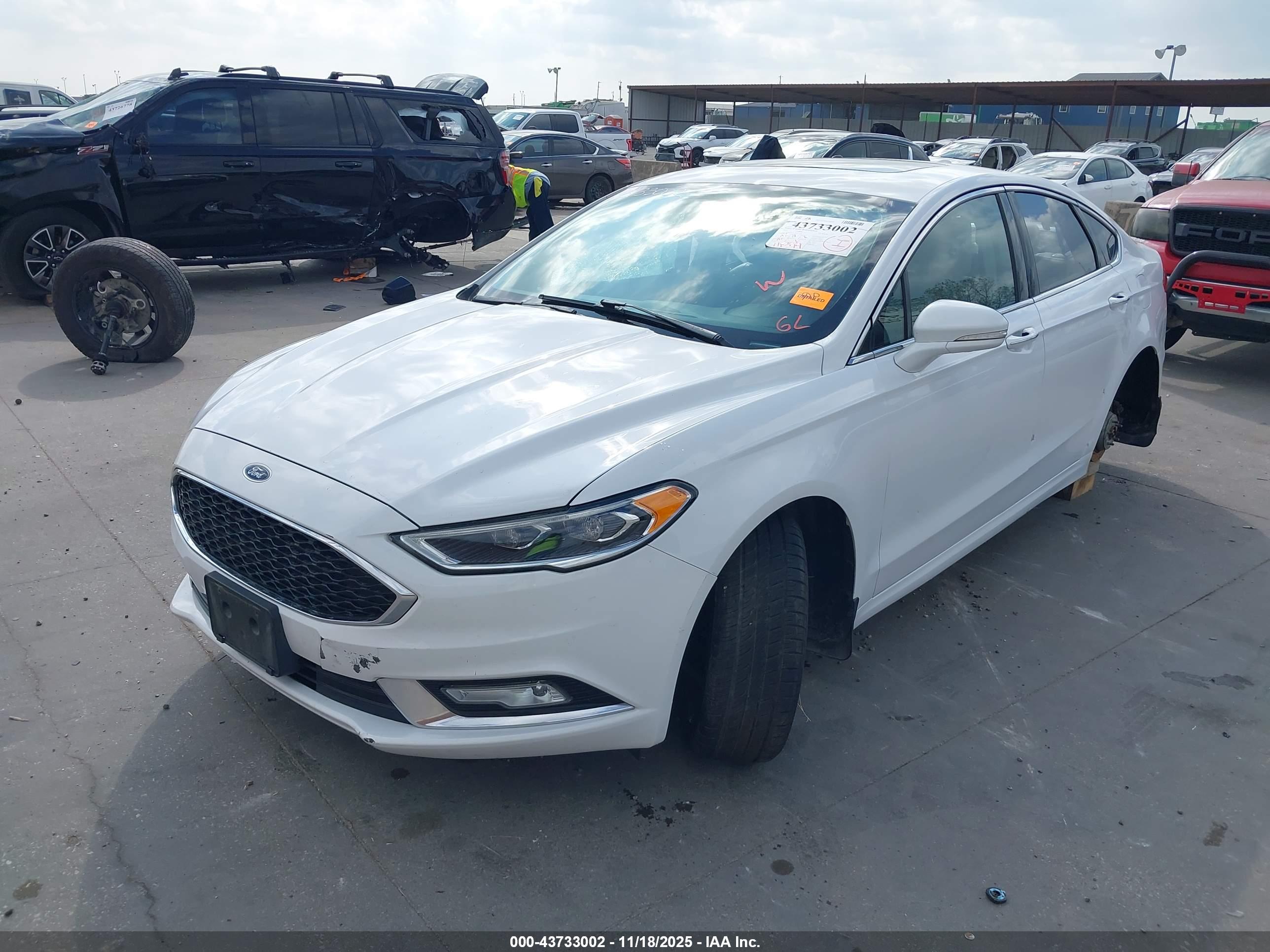 FORD FUSION image 2