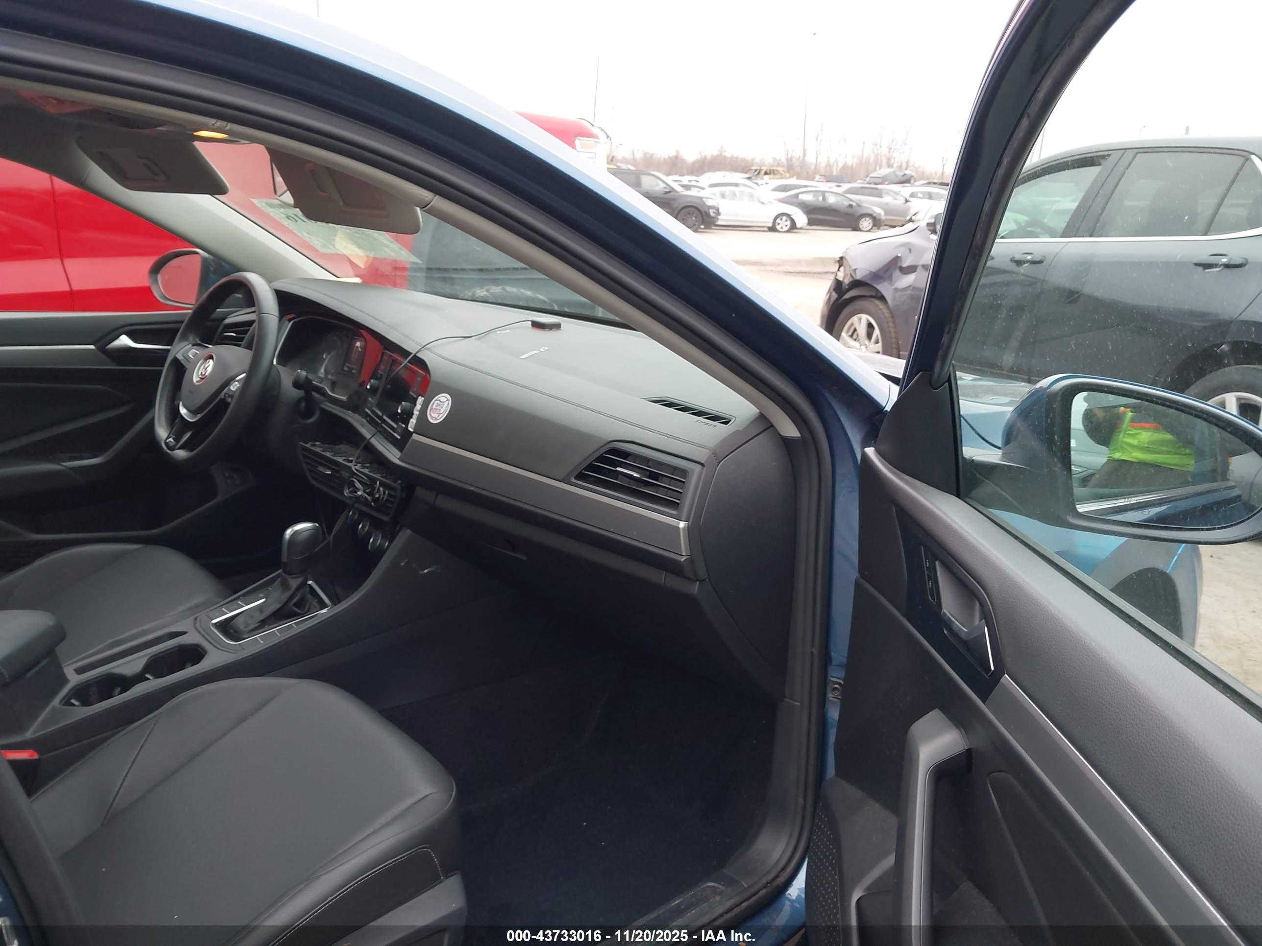 VOLKSWAGEN JETTA image 5