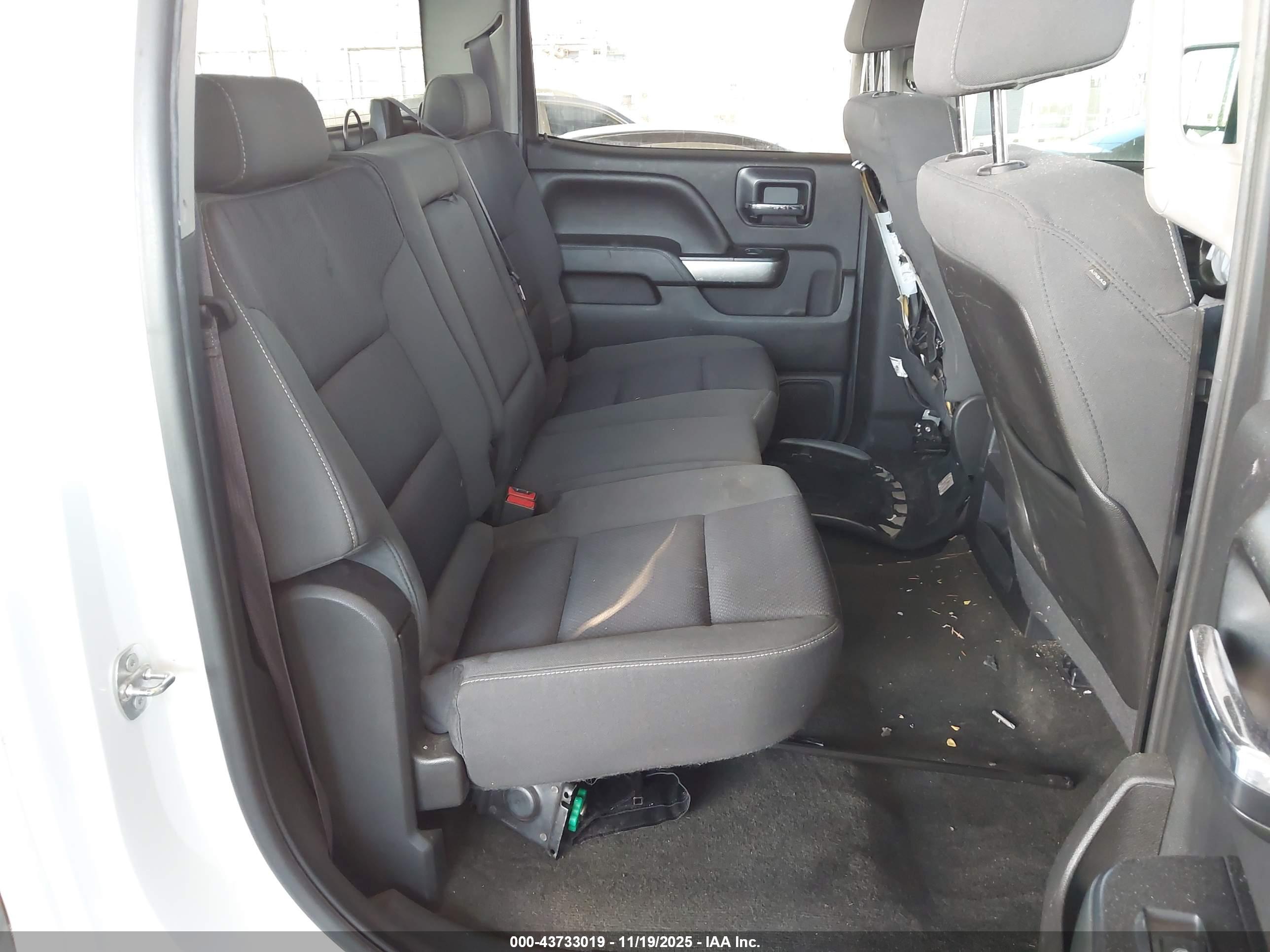 CHEVROLET SILVERADO image 8