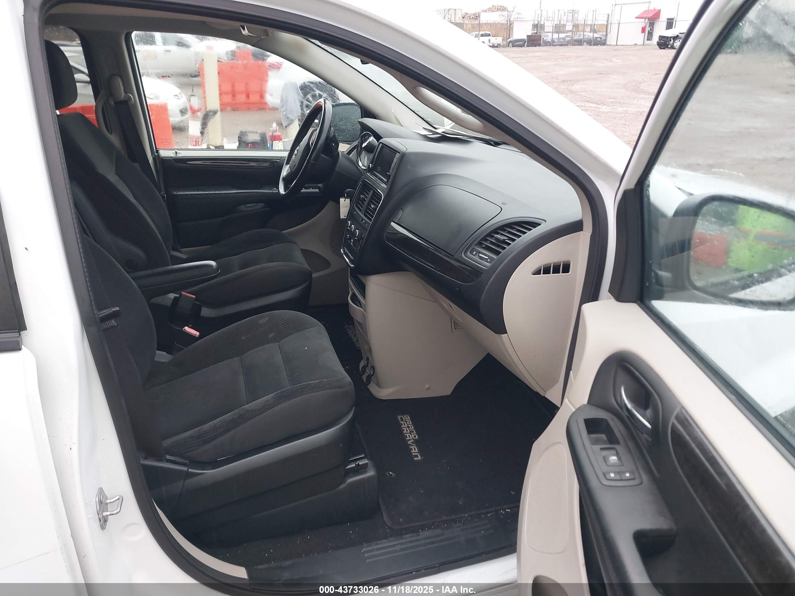 DODGE GRAND image 5
