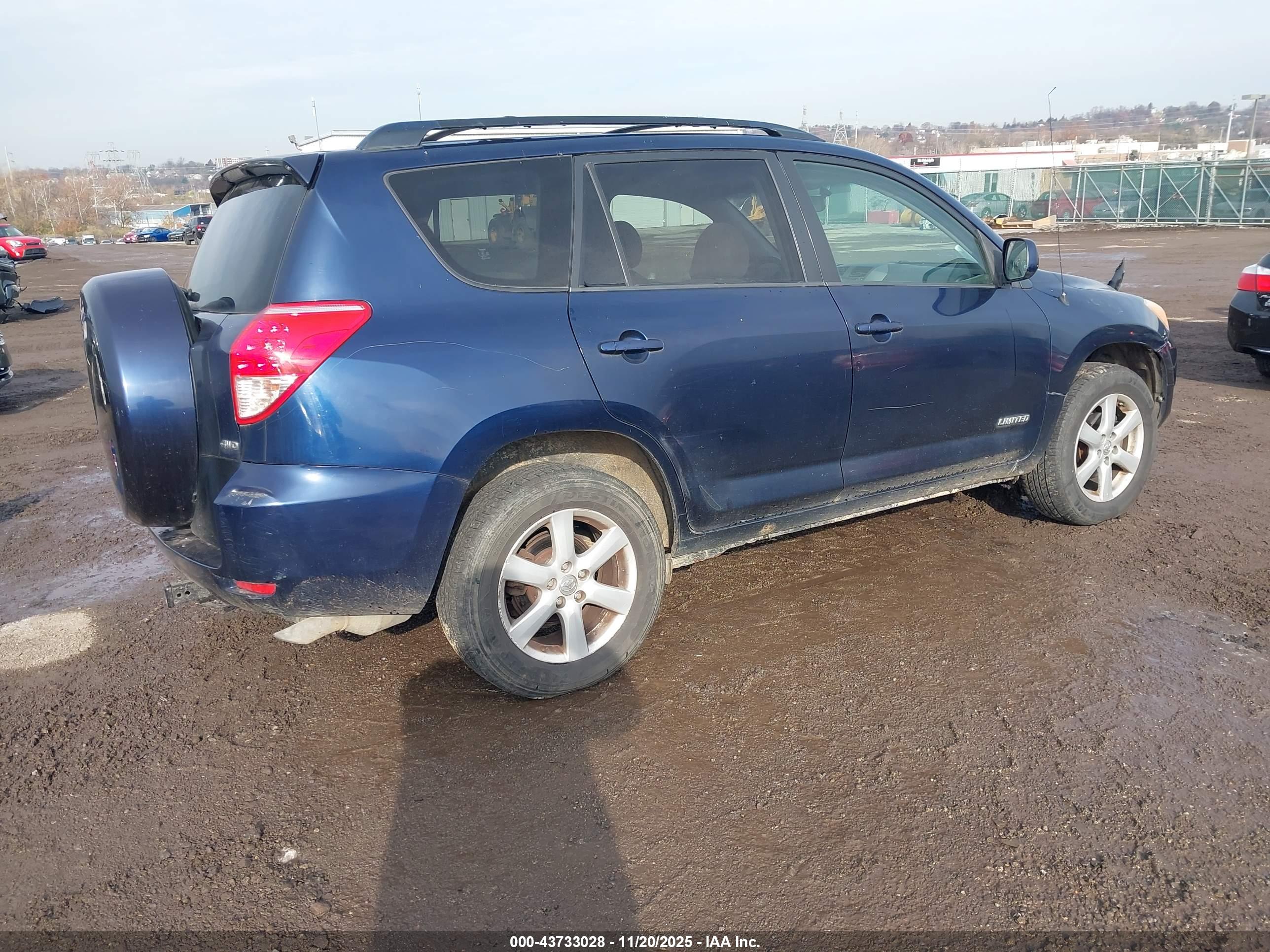 TOYOTA RAV4 image 4