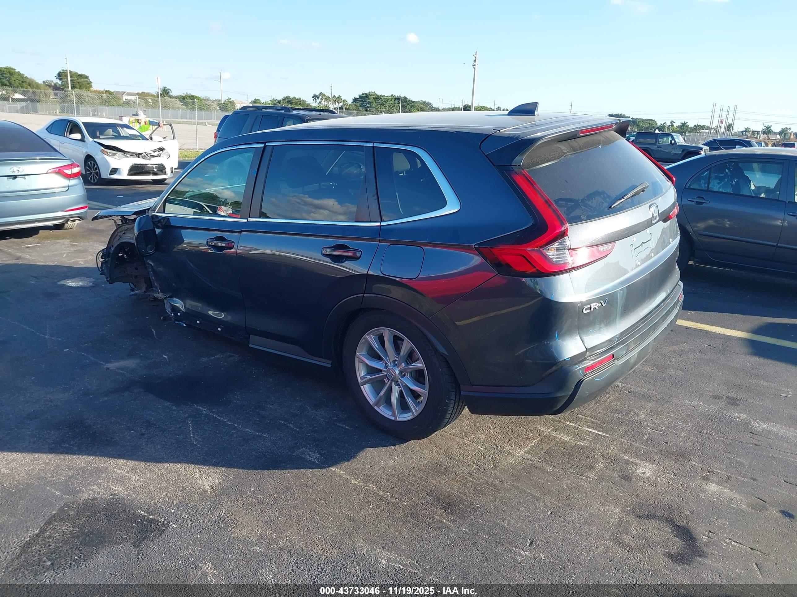 HONDA CR-V image 3
