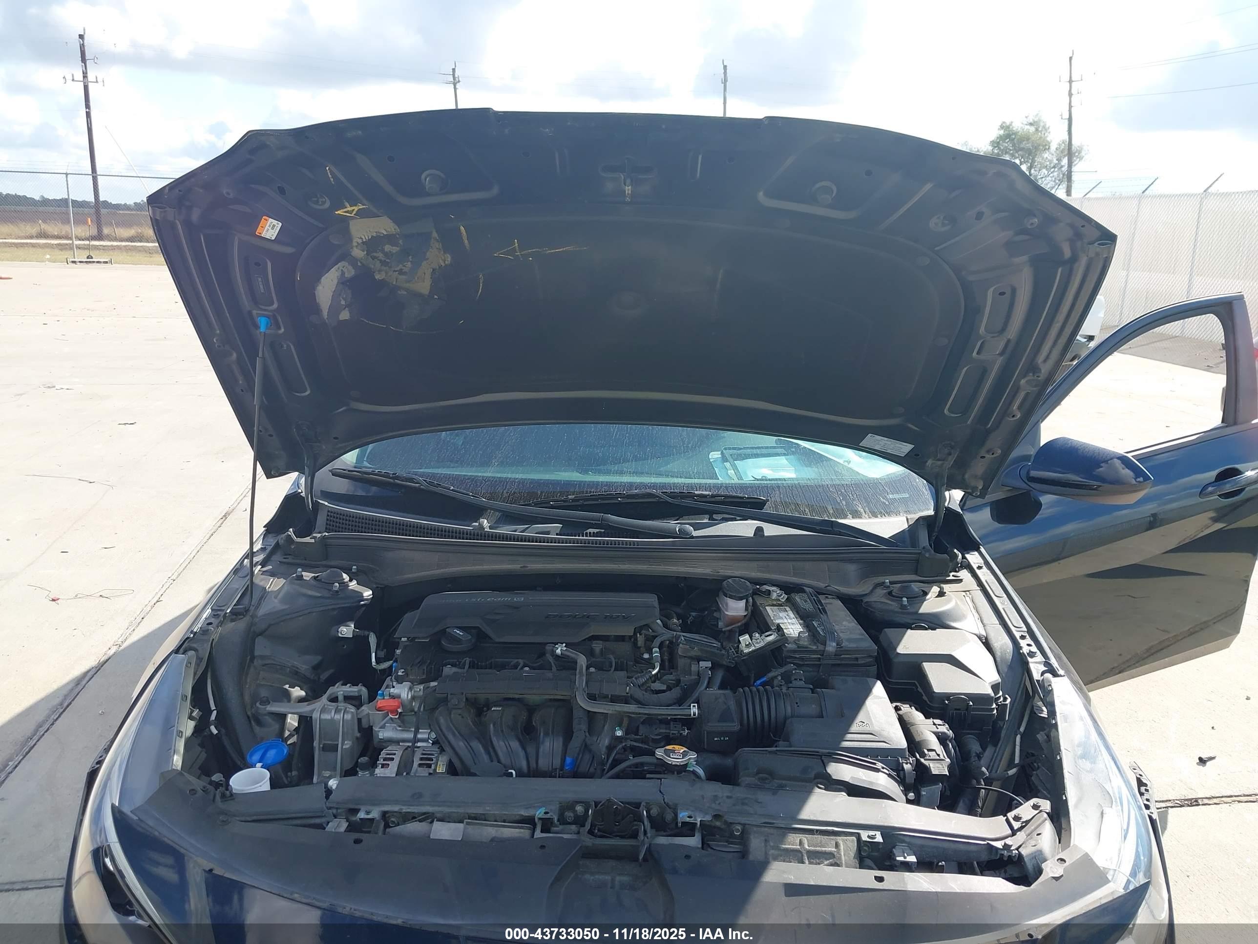 HYUNDAI ELANTRA image 10