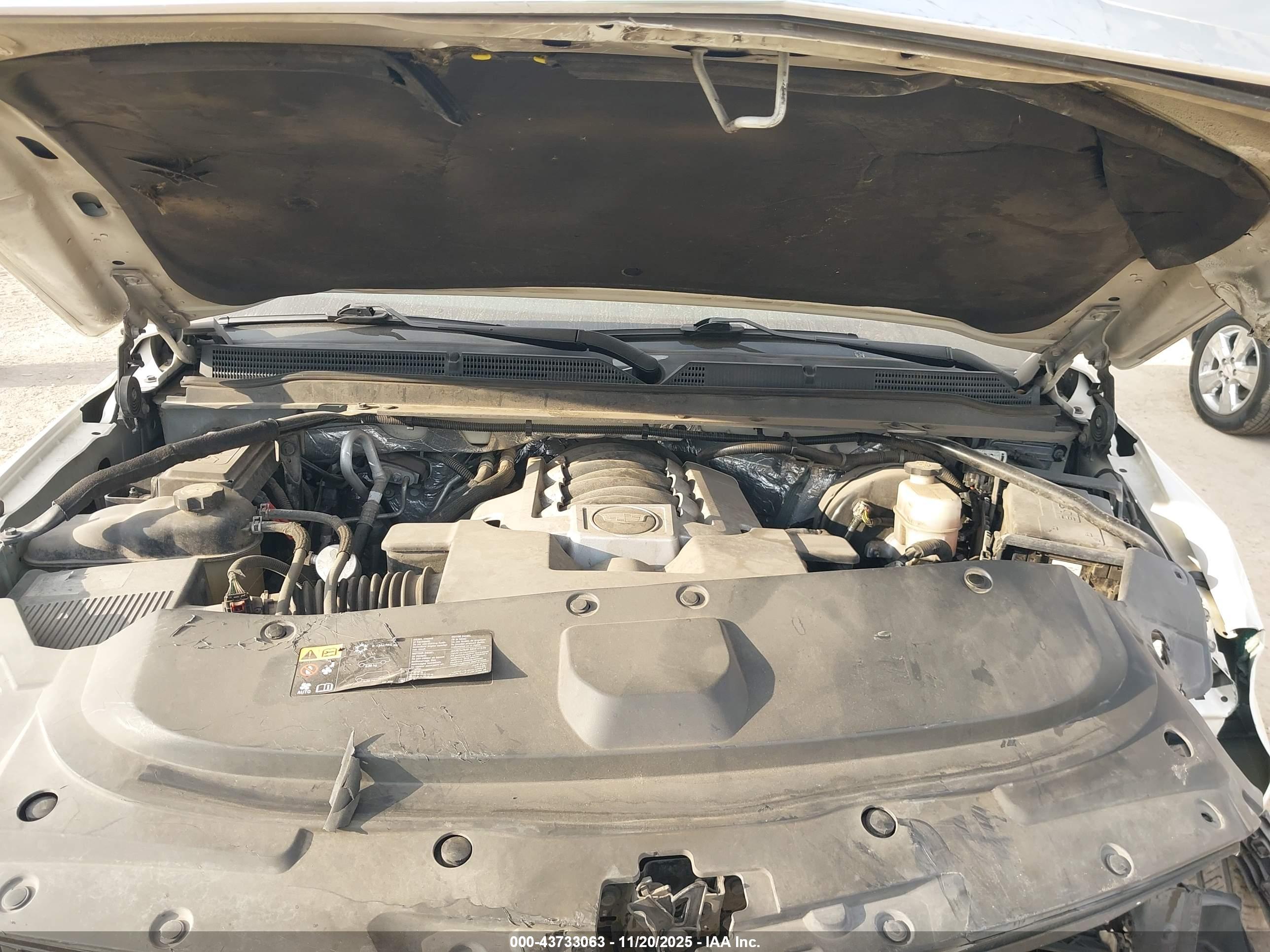 CADILLAC ESCALADE image 10