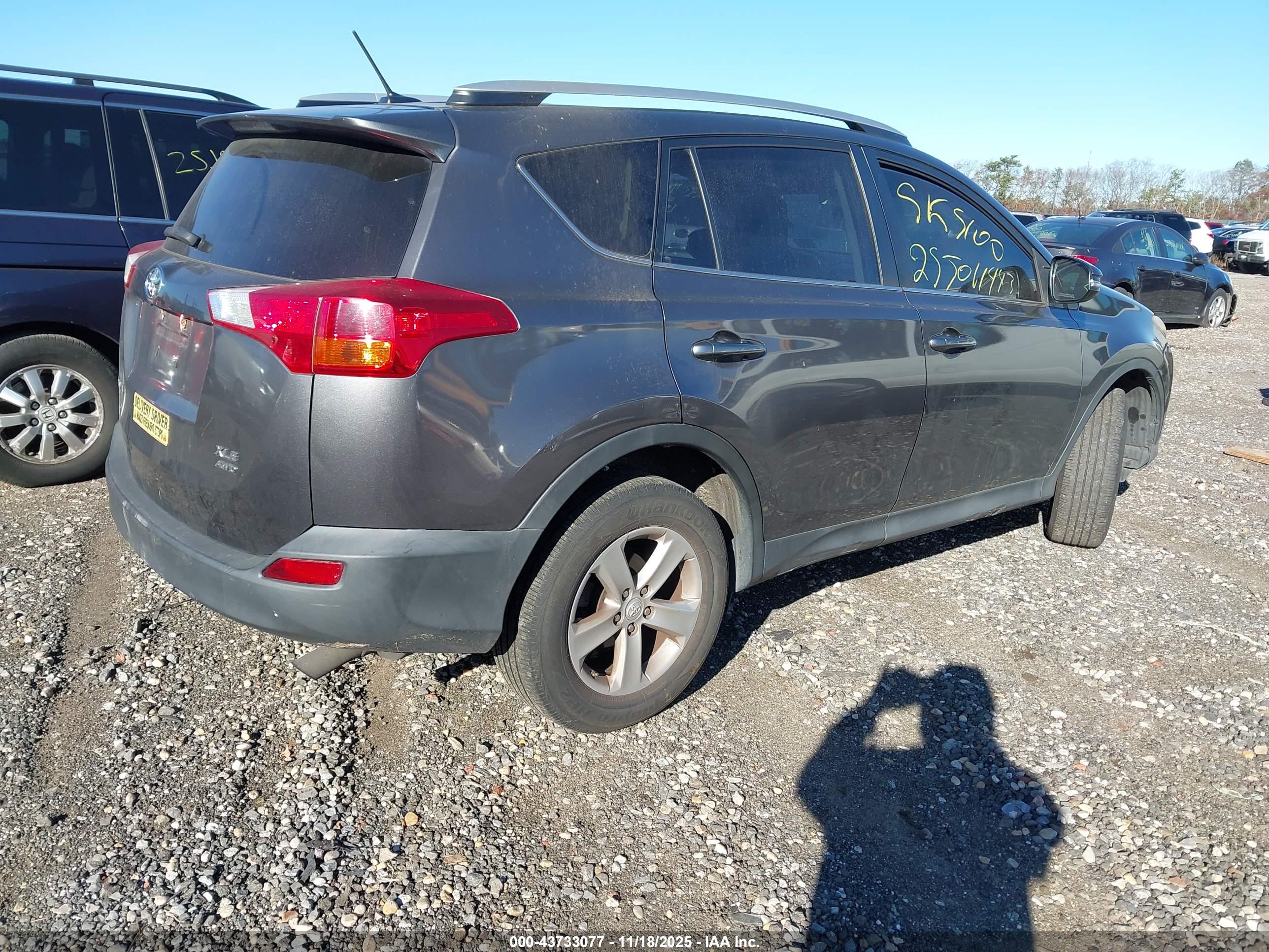 TOYOTA RAV4 image 4