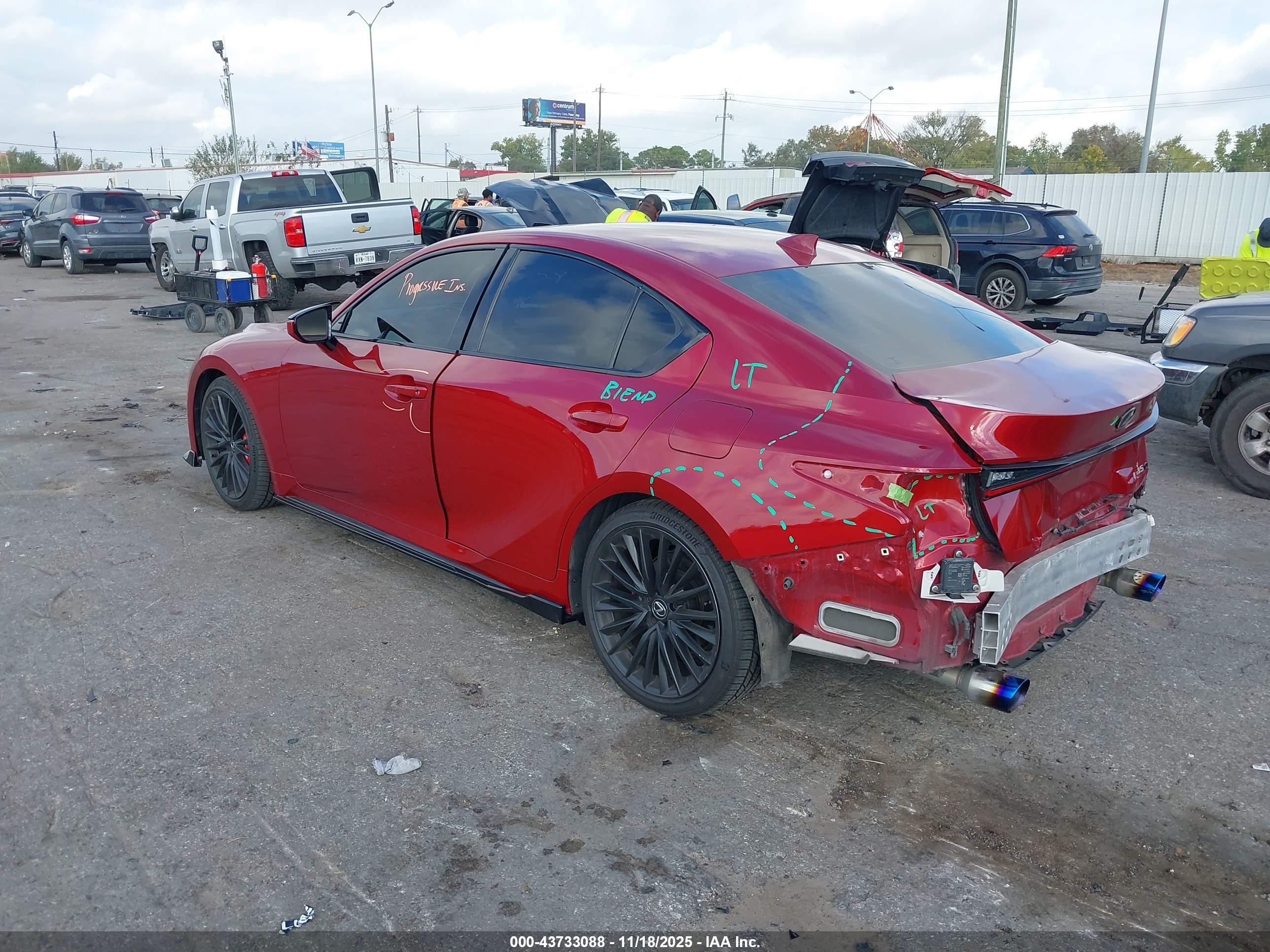 LEXUS IS image 3