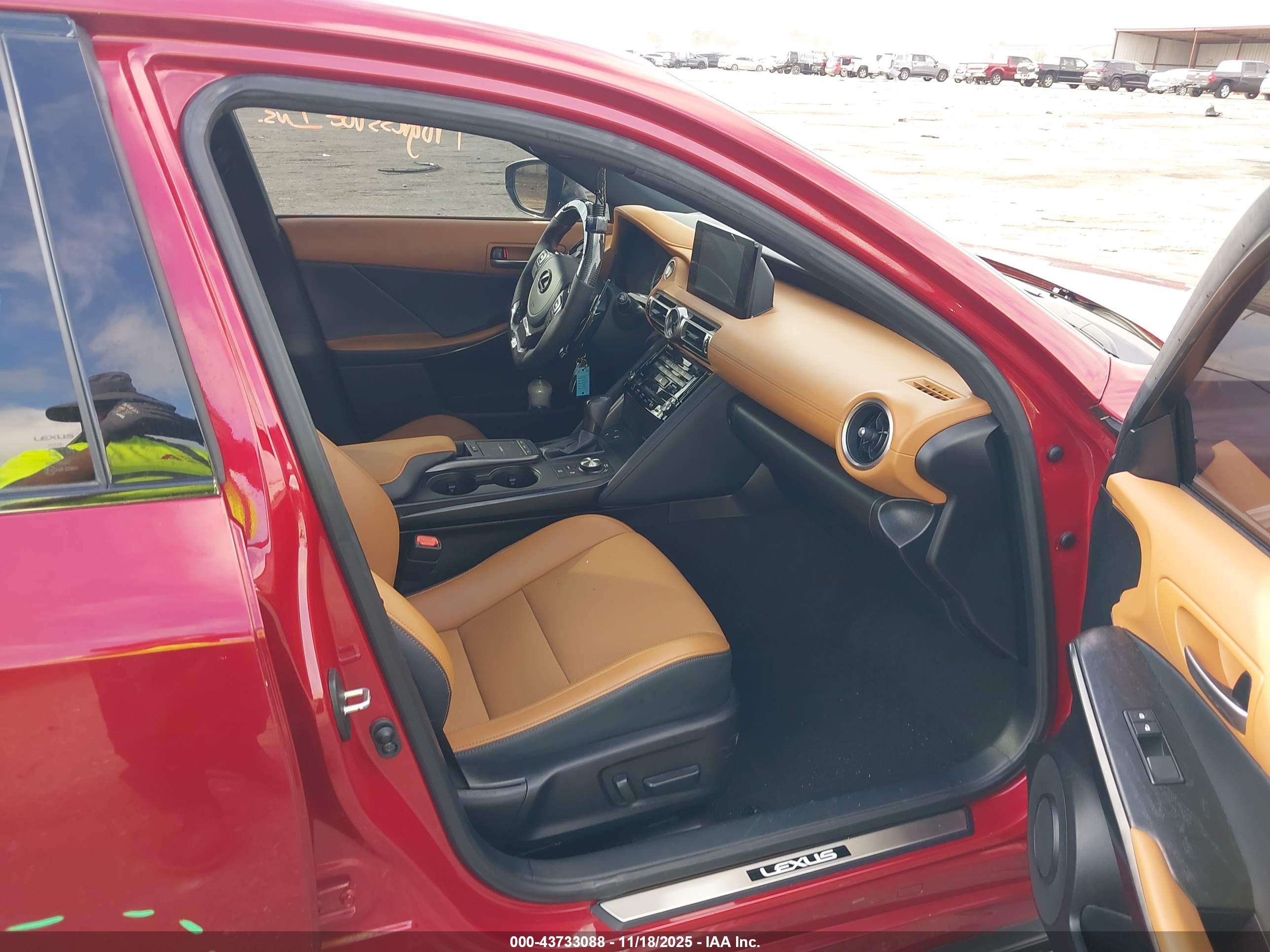 LEXUS IS image 5