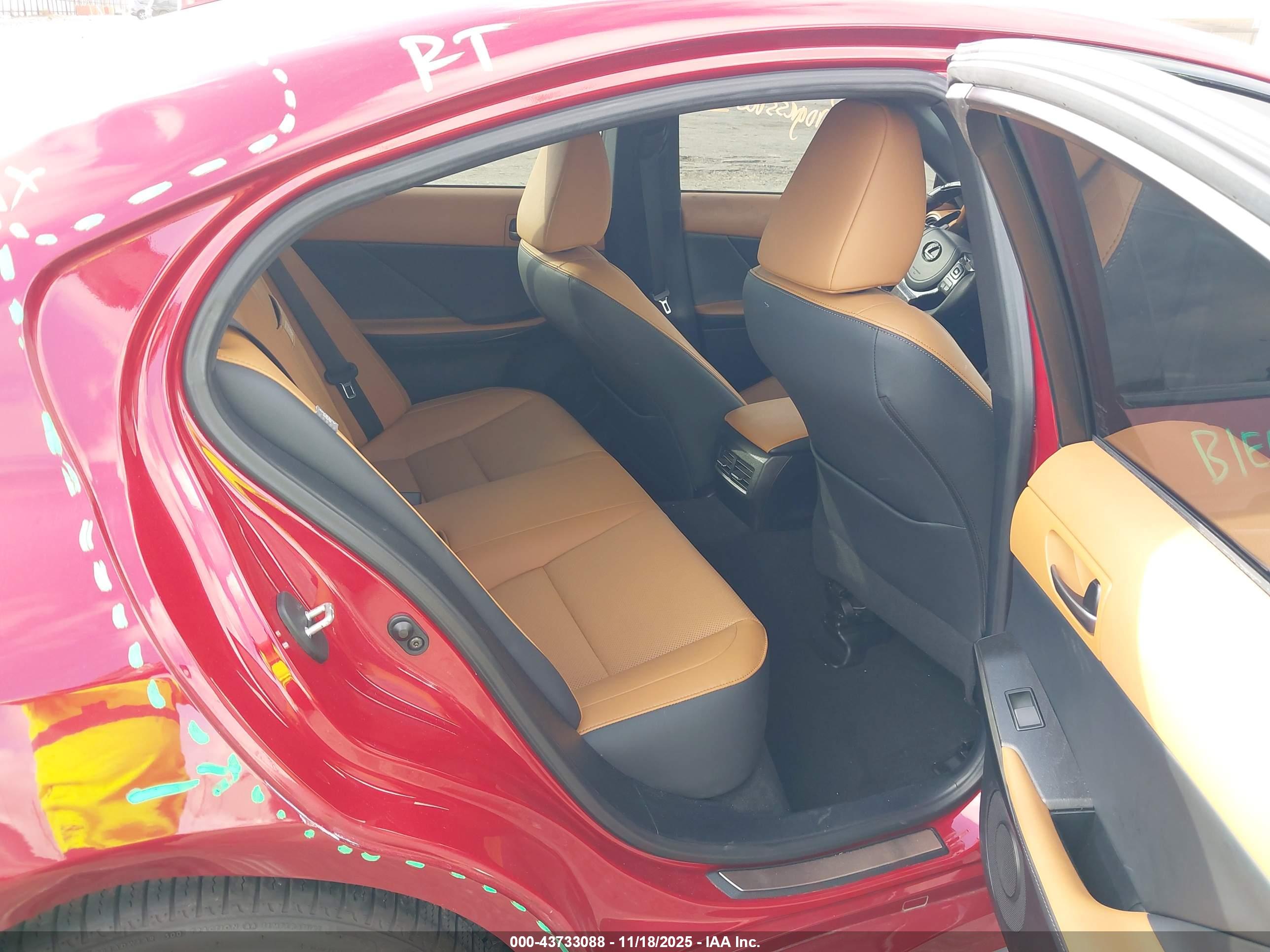 LEXUS IS image 8