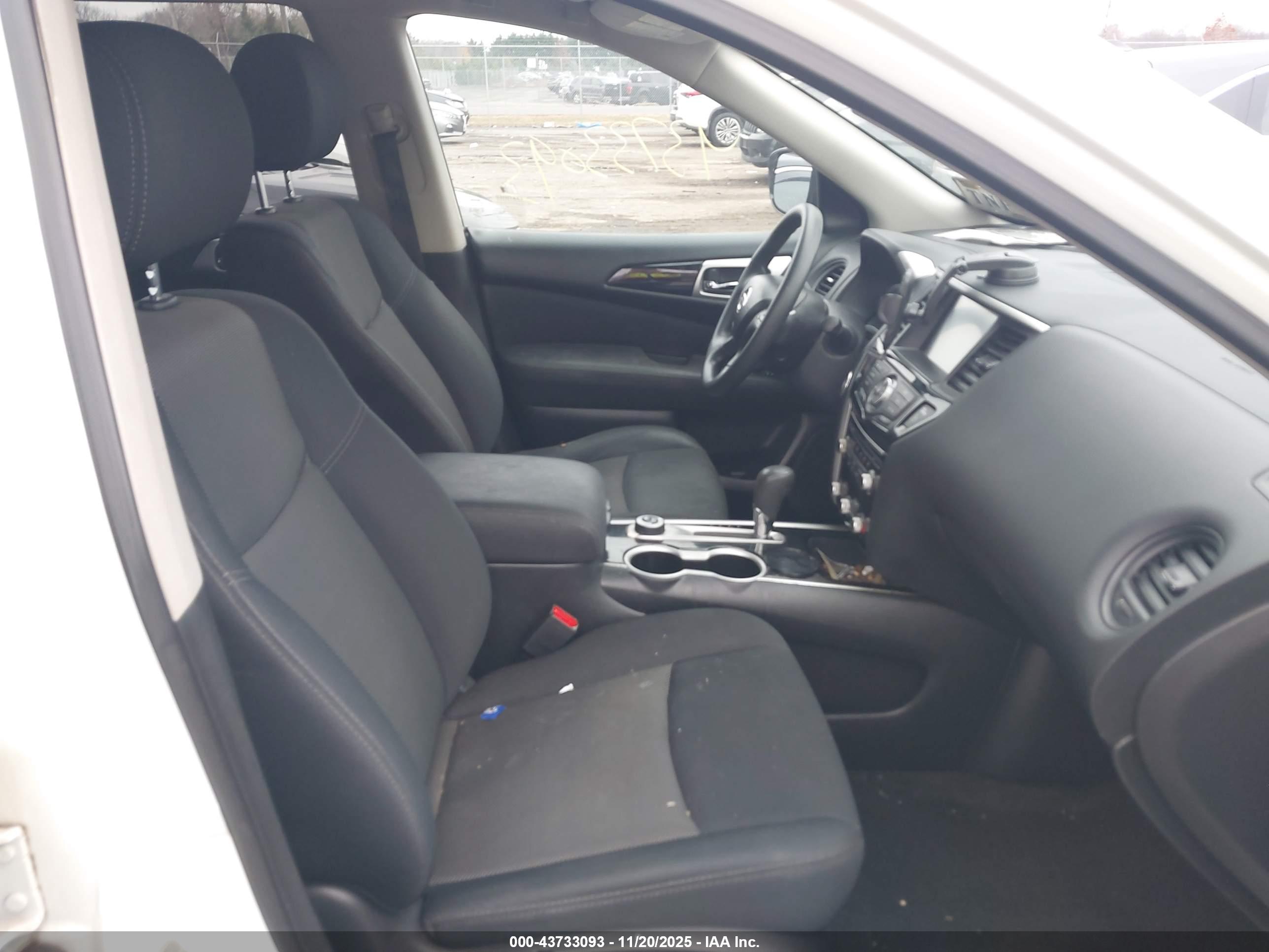NISSAN PATHFINDER image 5