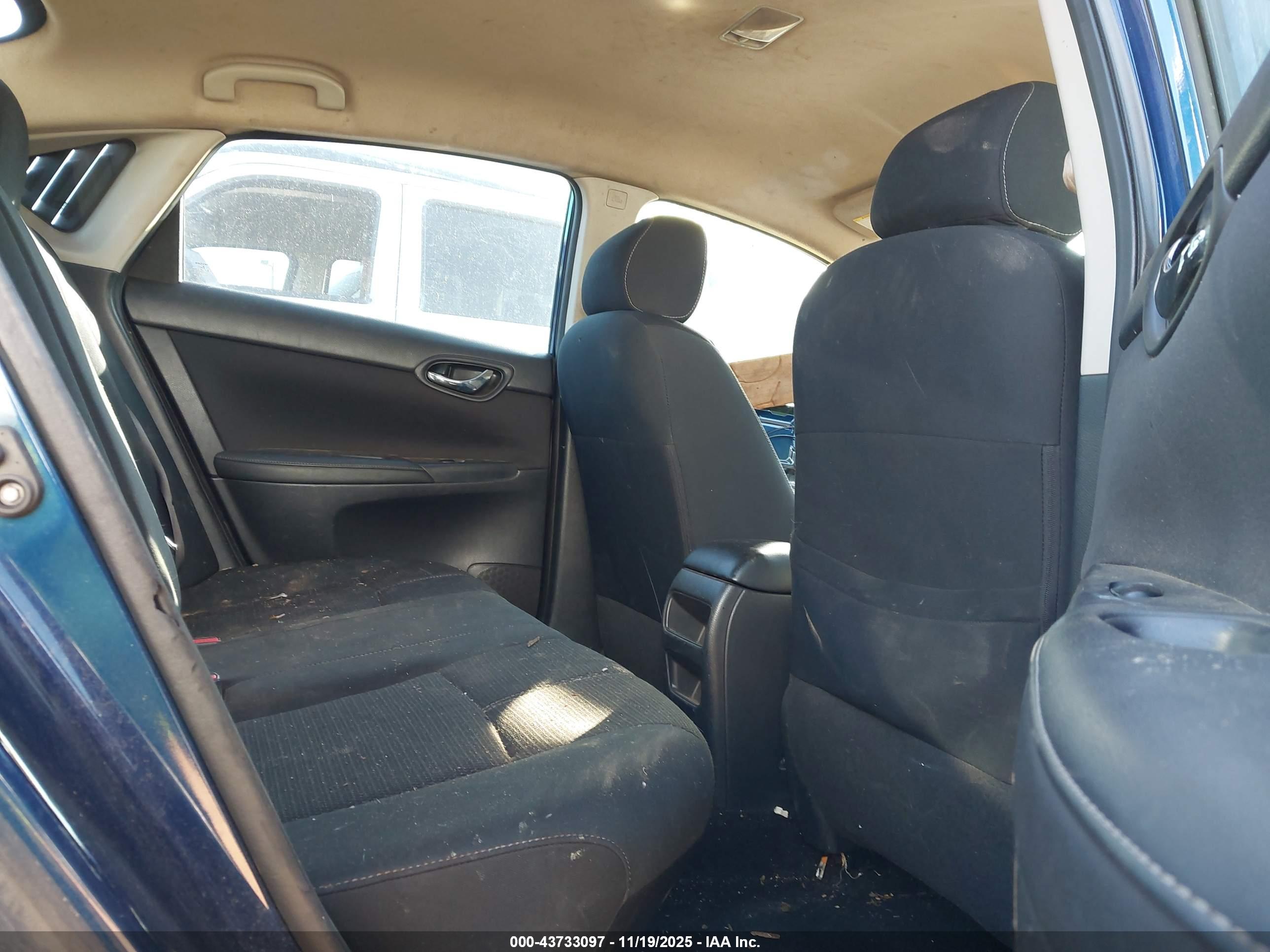 NISSAN SENTRA image 8