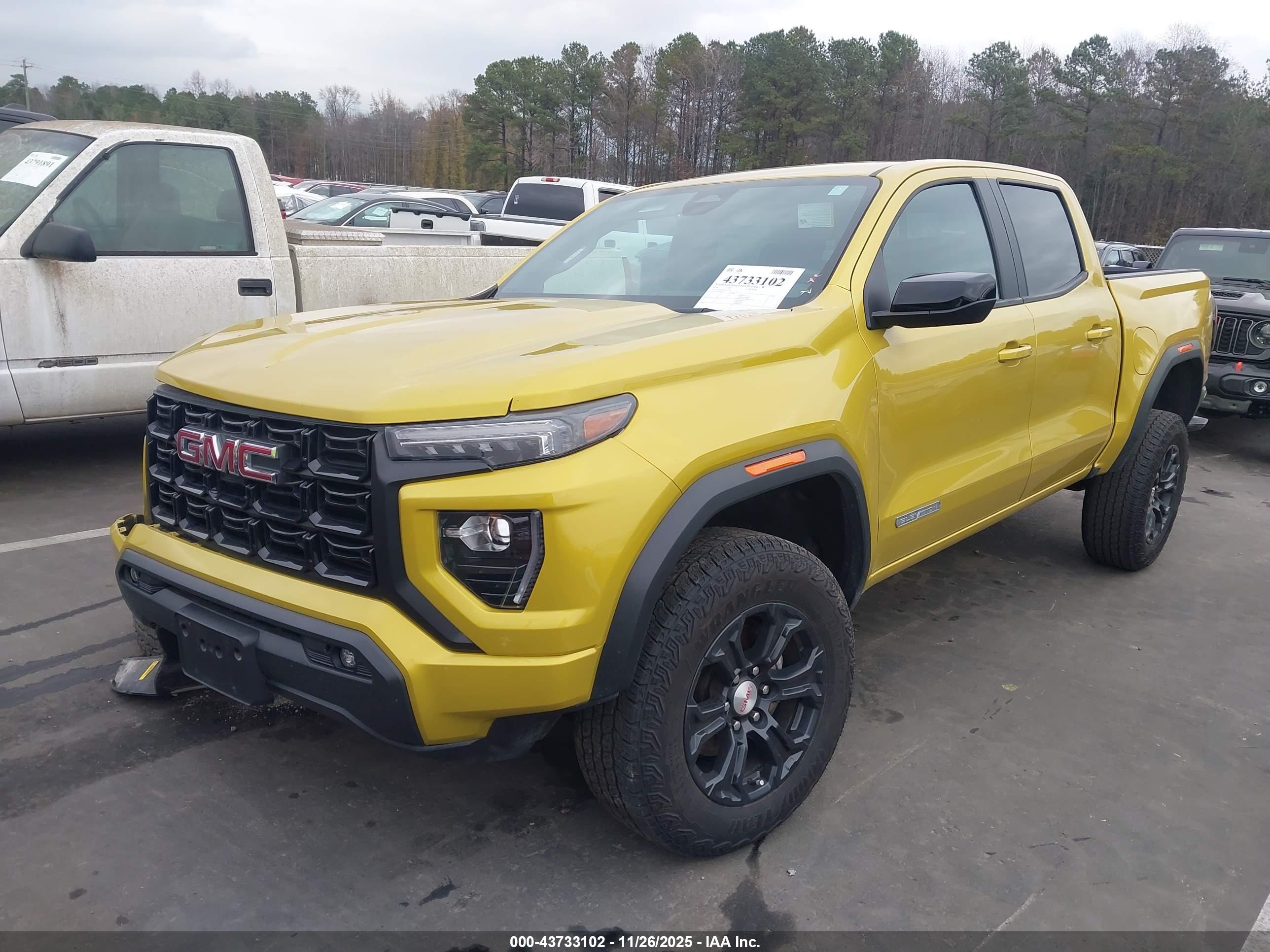 GMC CANYON image 2