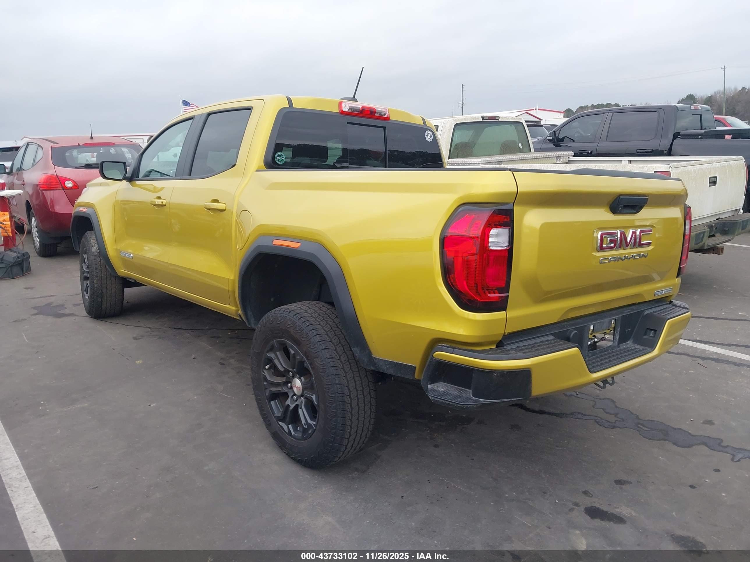 GMC CANYON image 3