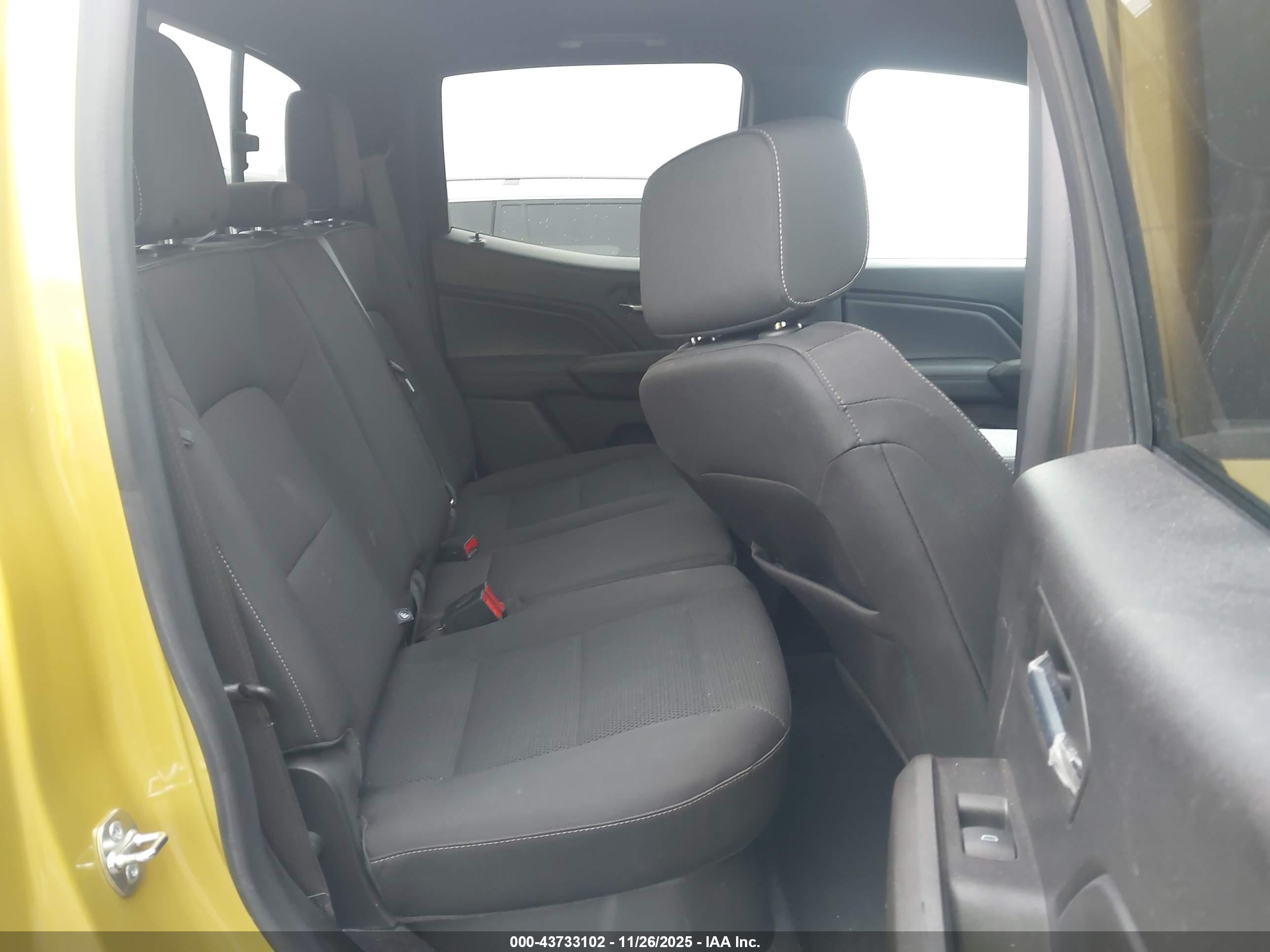 GMC CANYON image 8