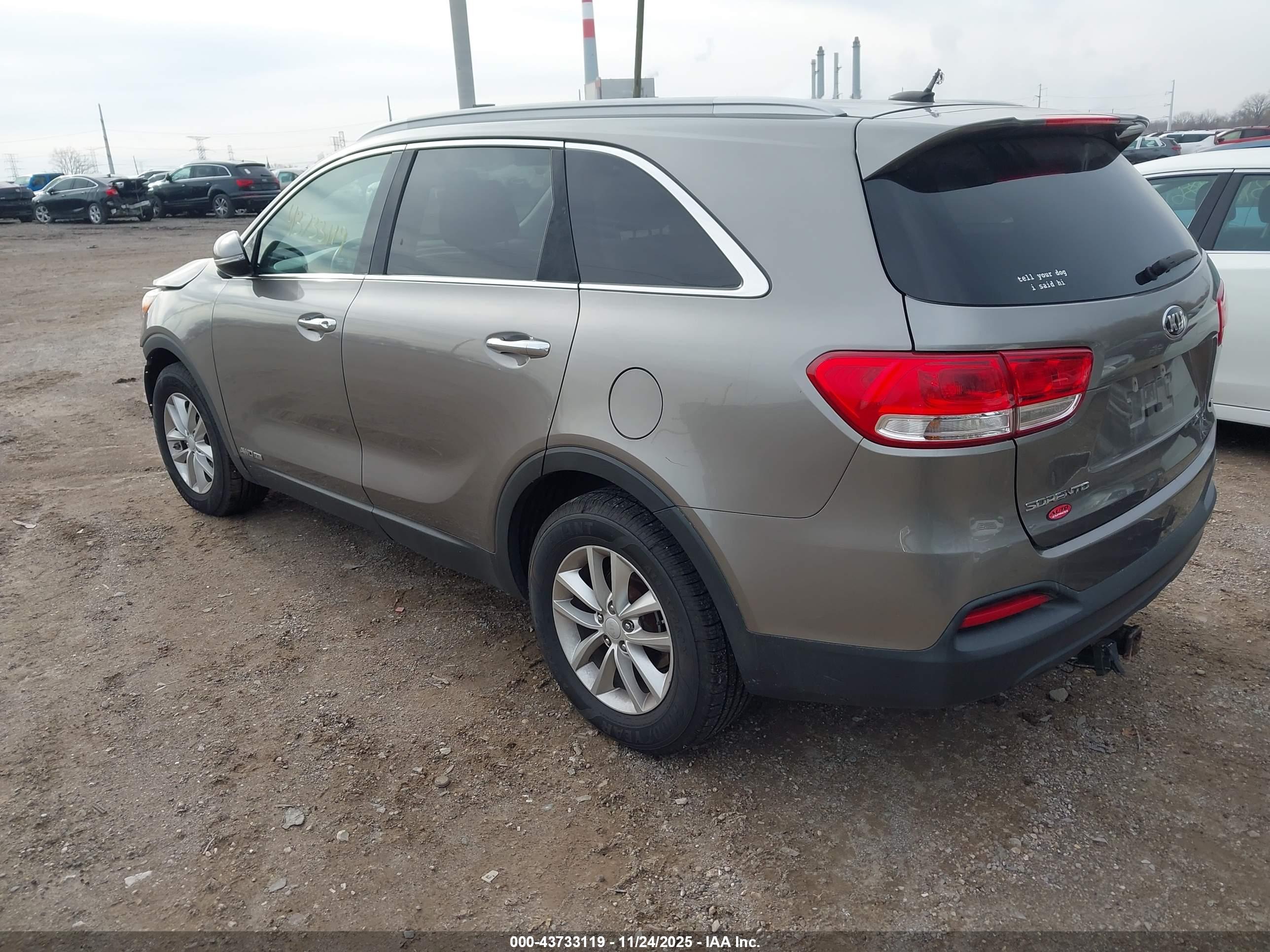 KIA SORENTO image 3