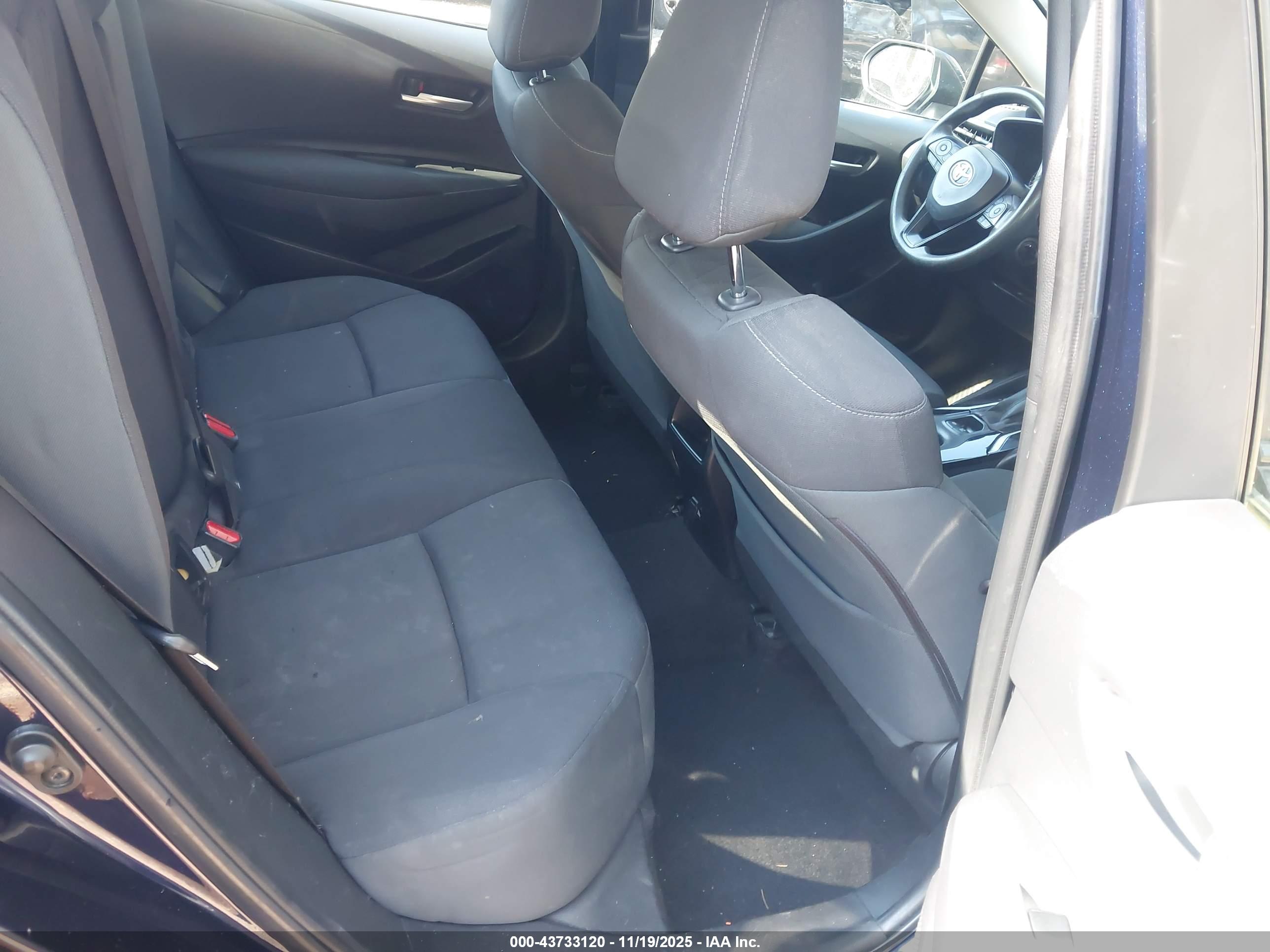 TOYOTA COROLLA image 8