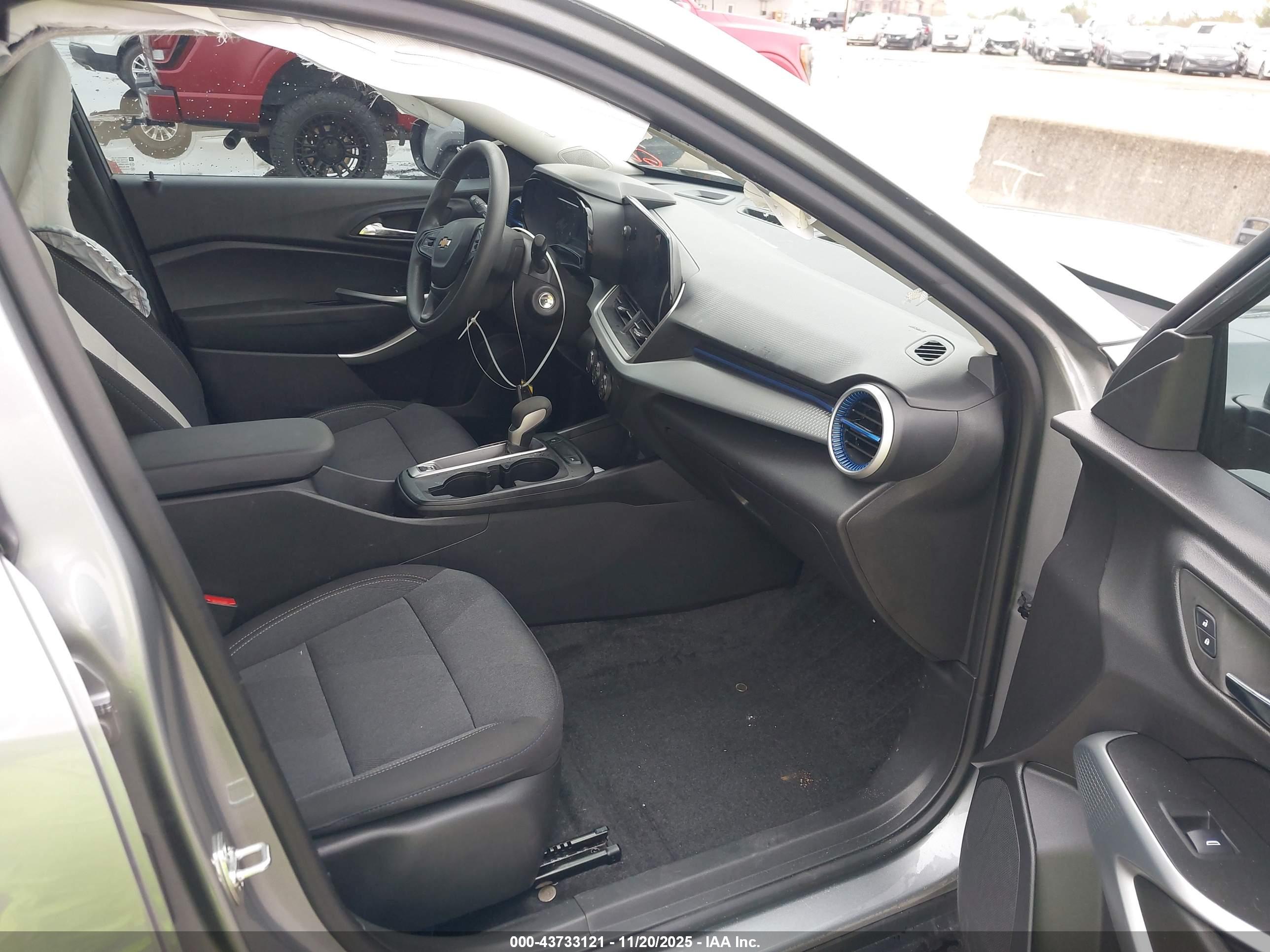 CHEVROLET TRAX image 5