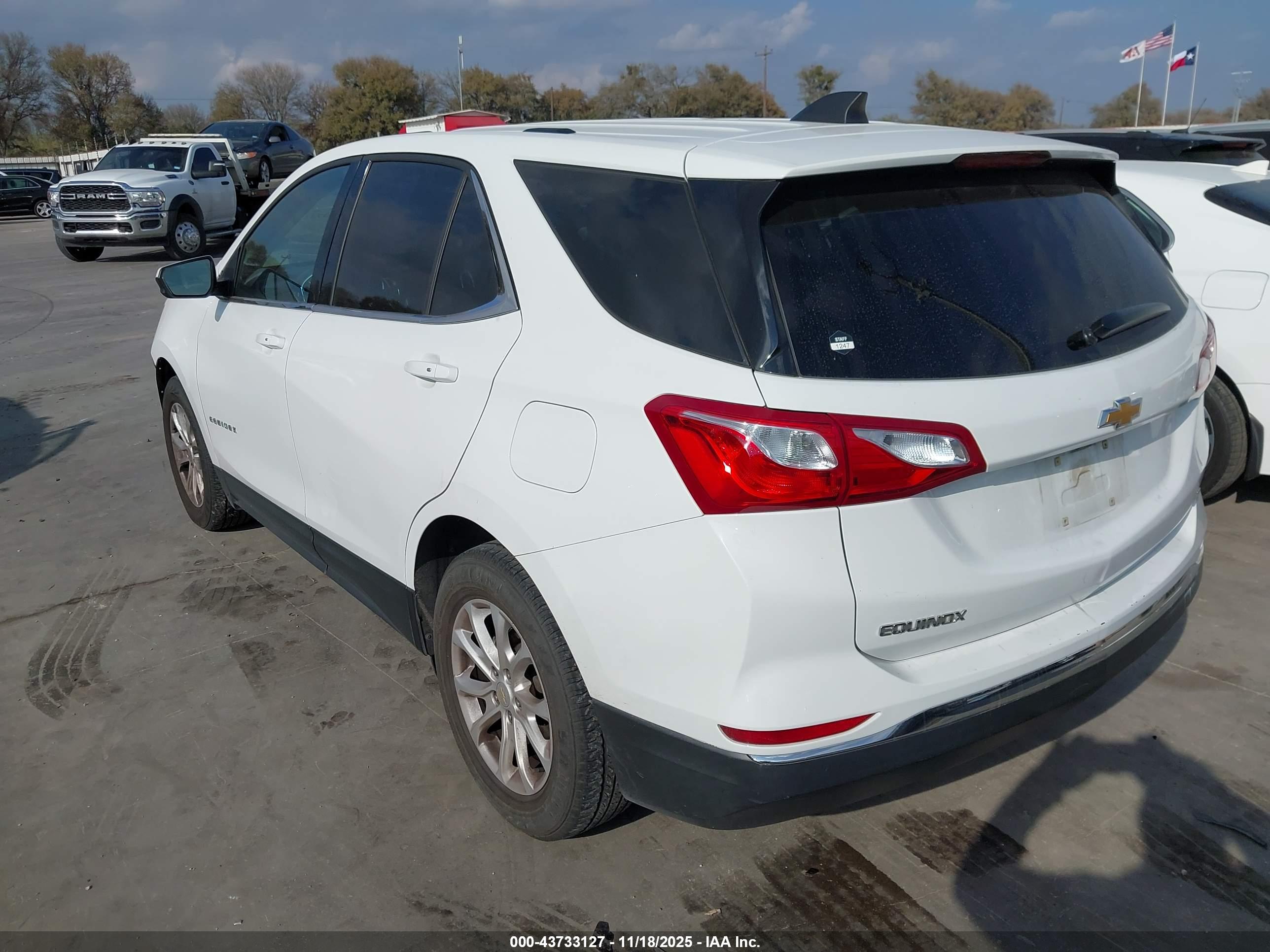 CHEVROLET EQUINOX image 3