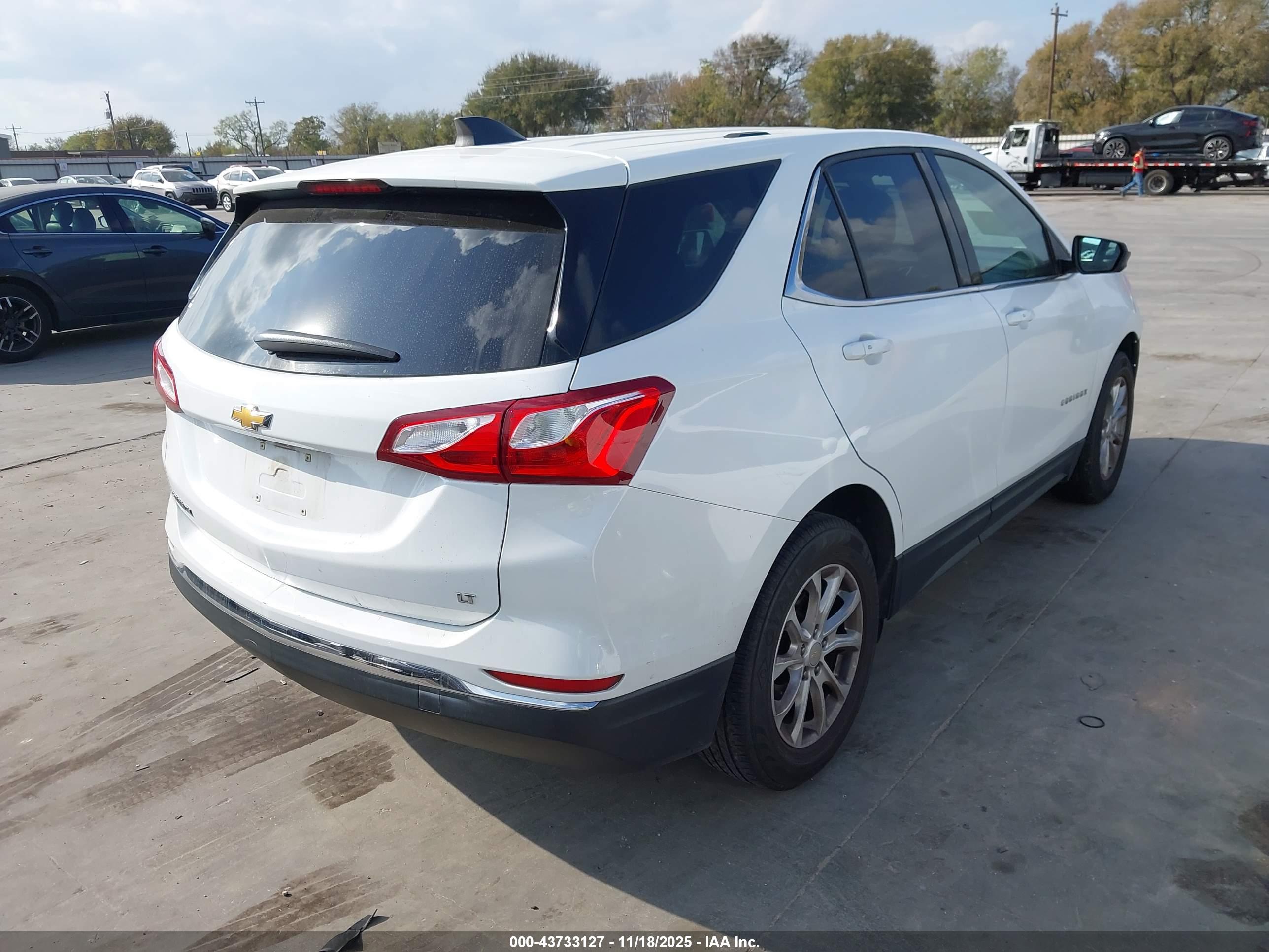 CHEVROLET EQUINOX image 4