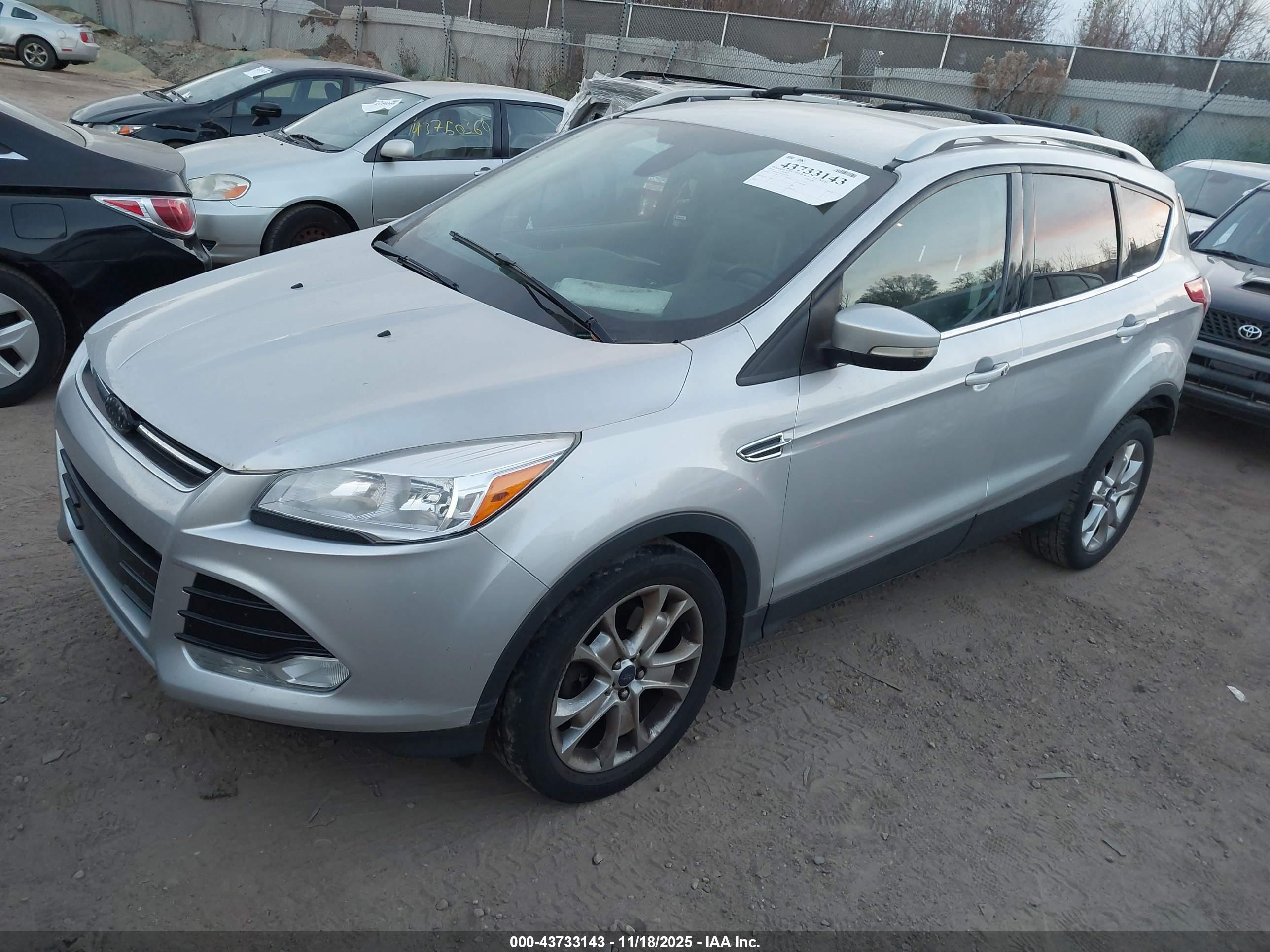 FORD ESCAPE image 2
