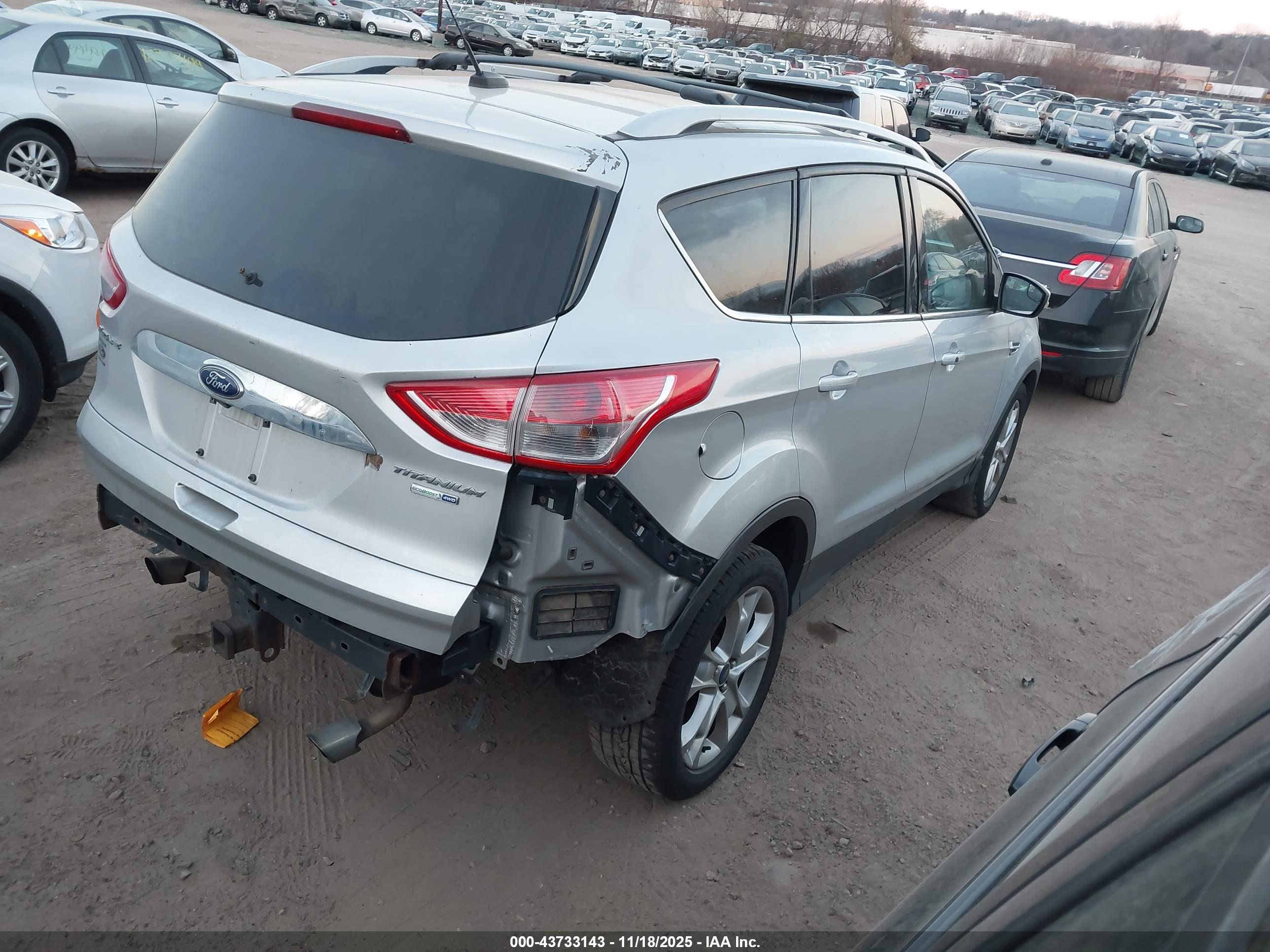 FORD ESCAPE image 4