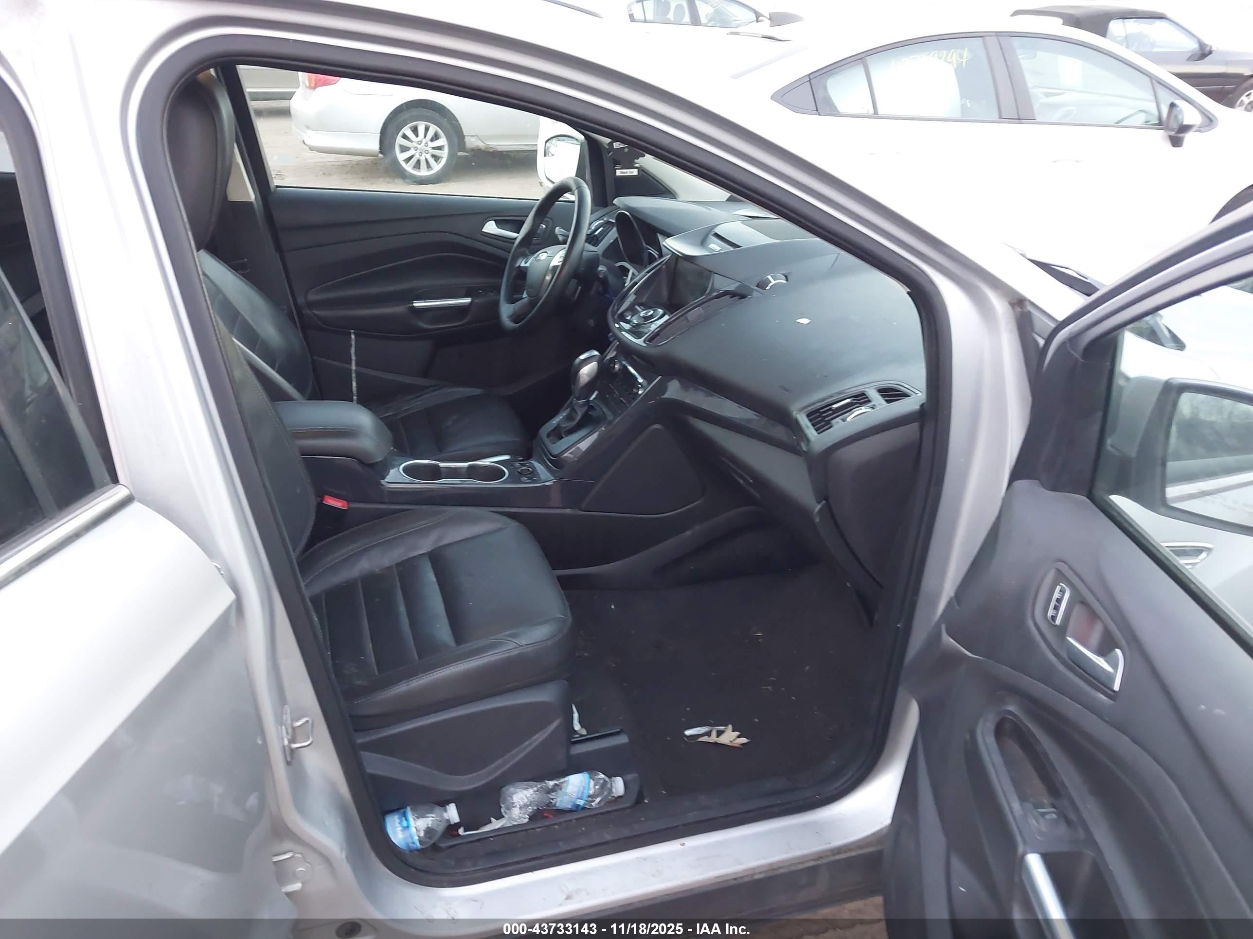 FORD ESCAPE image 5