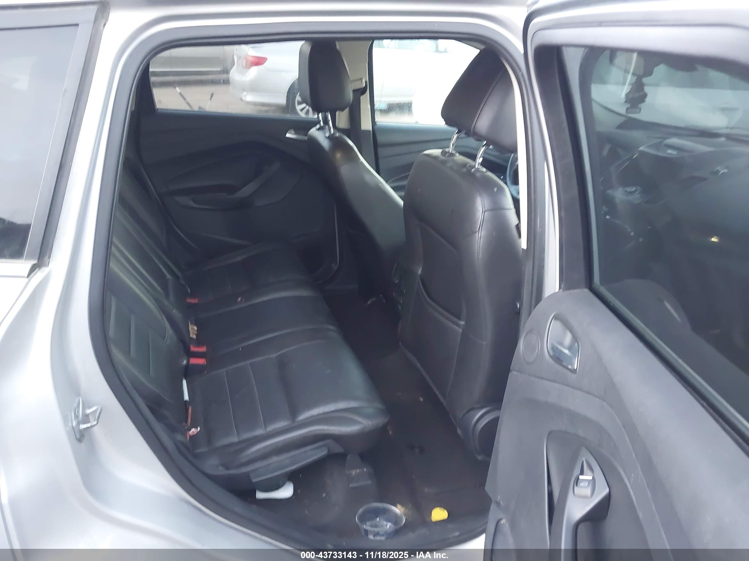 FORD ESCAPE image 8