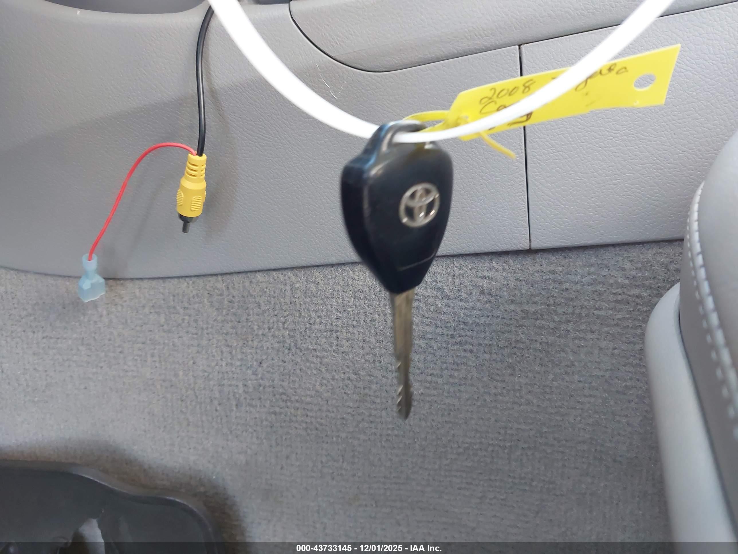 TOYOTA CAMRY image 11