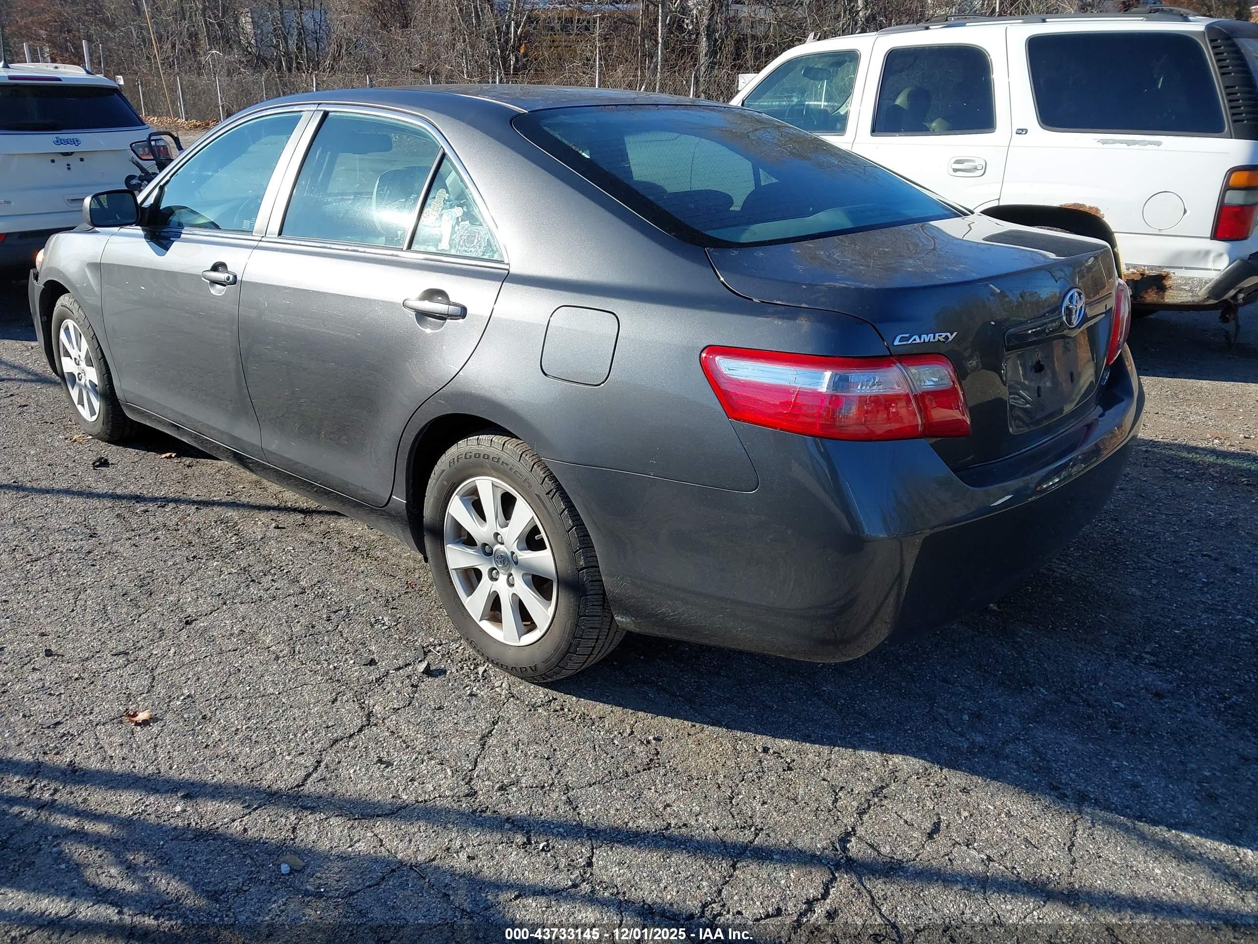 TOYOTA CAMRY image 3