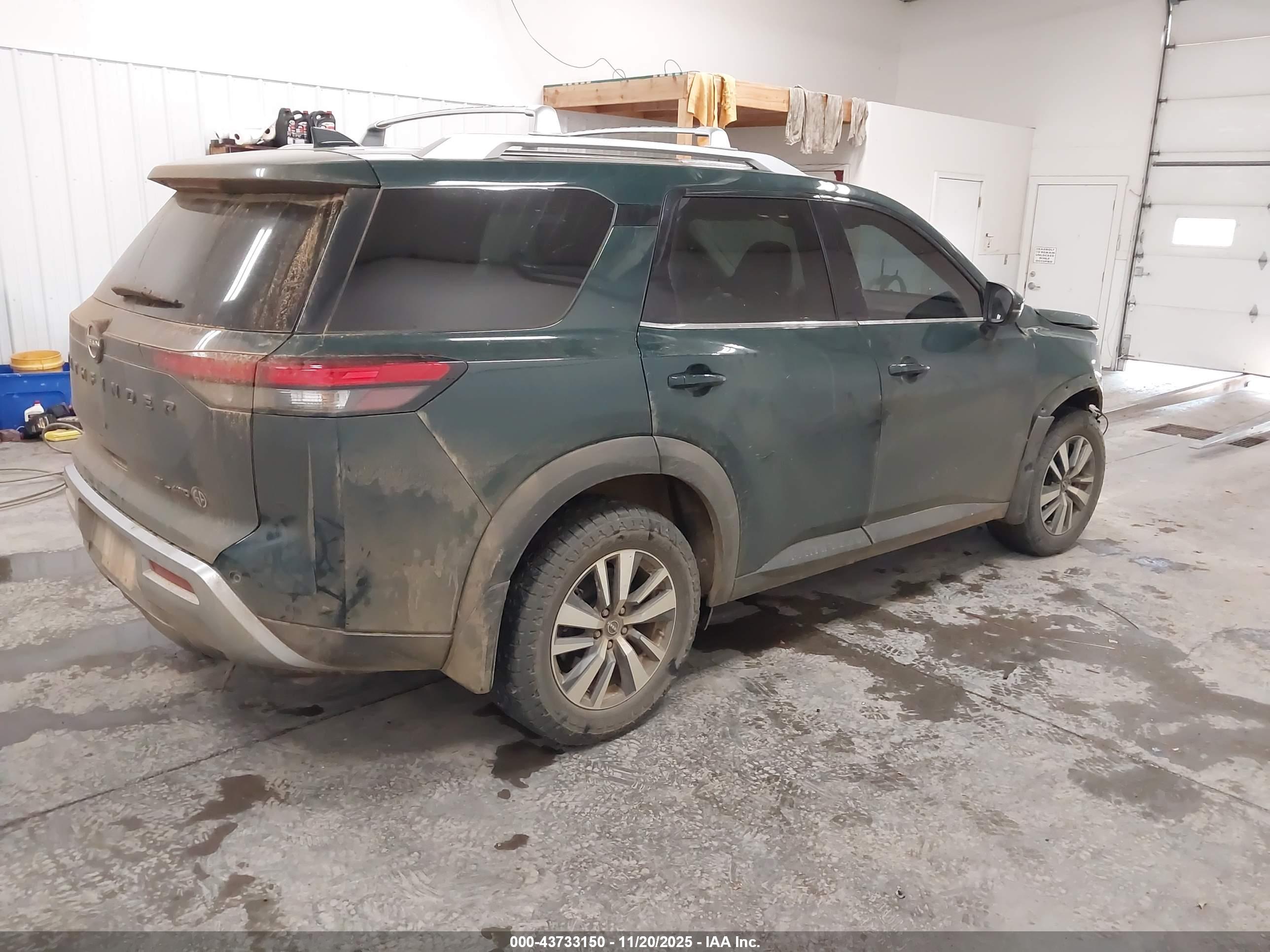 NISSAN PATHFINDER image 4