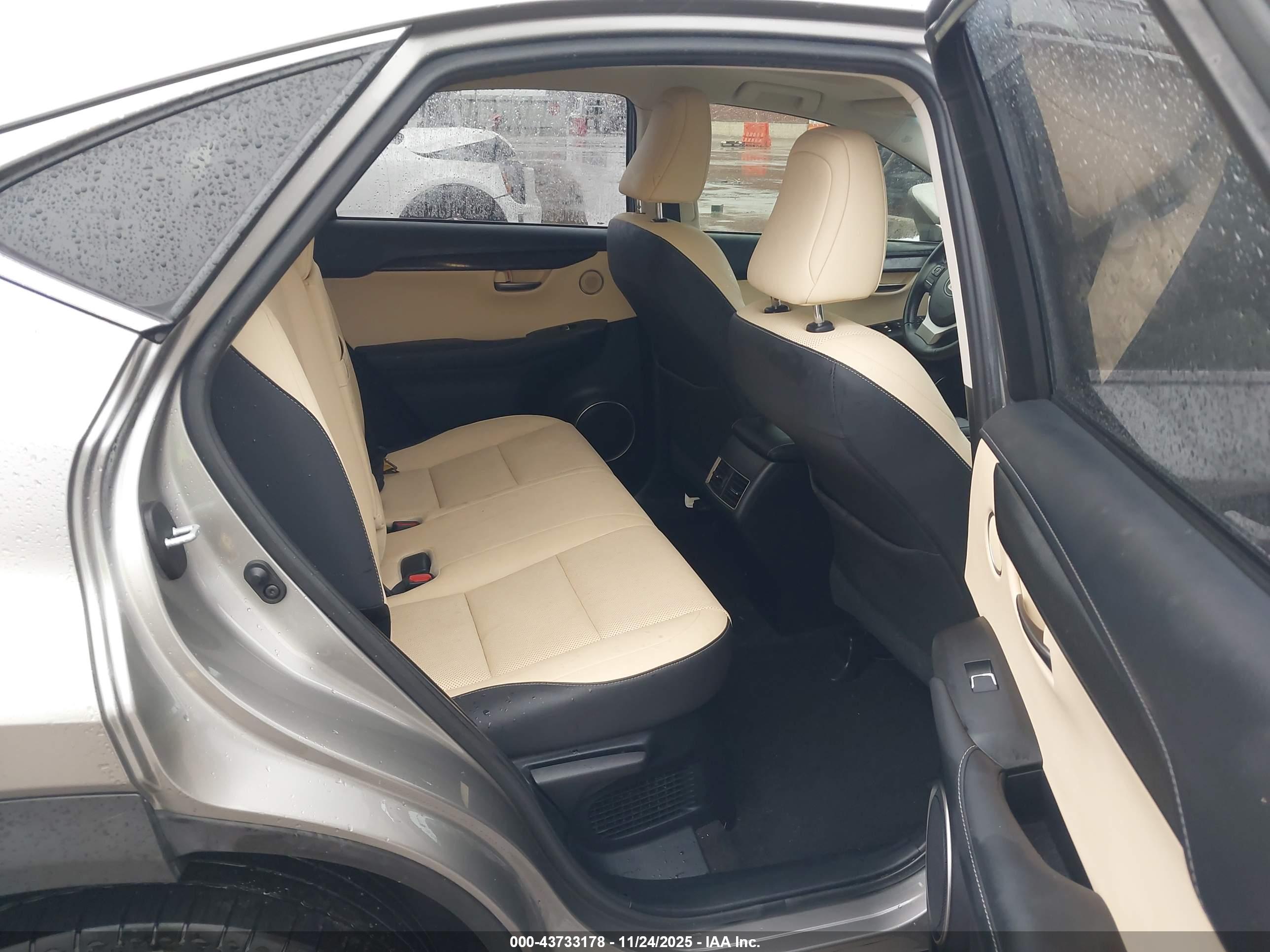 LEXUS NX image 8