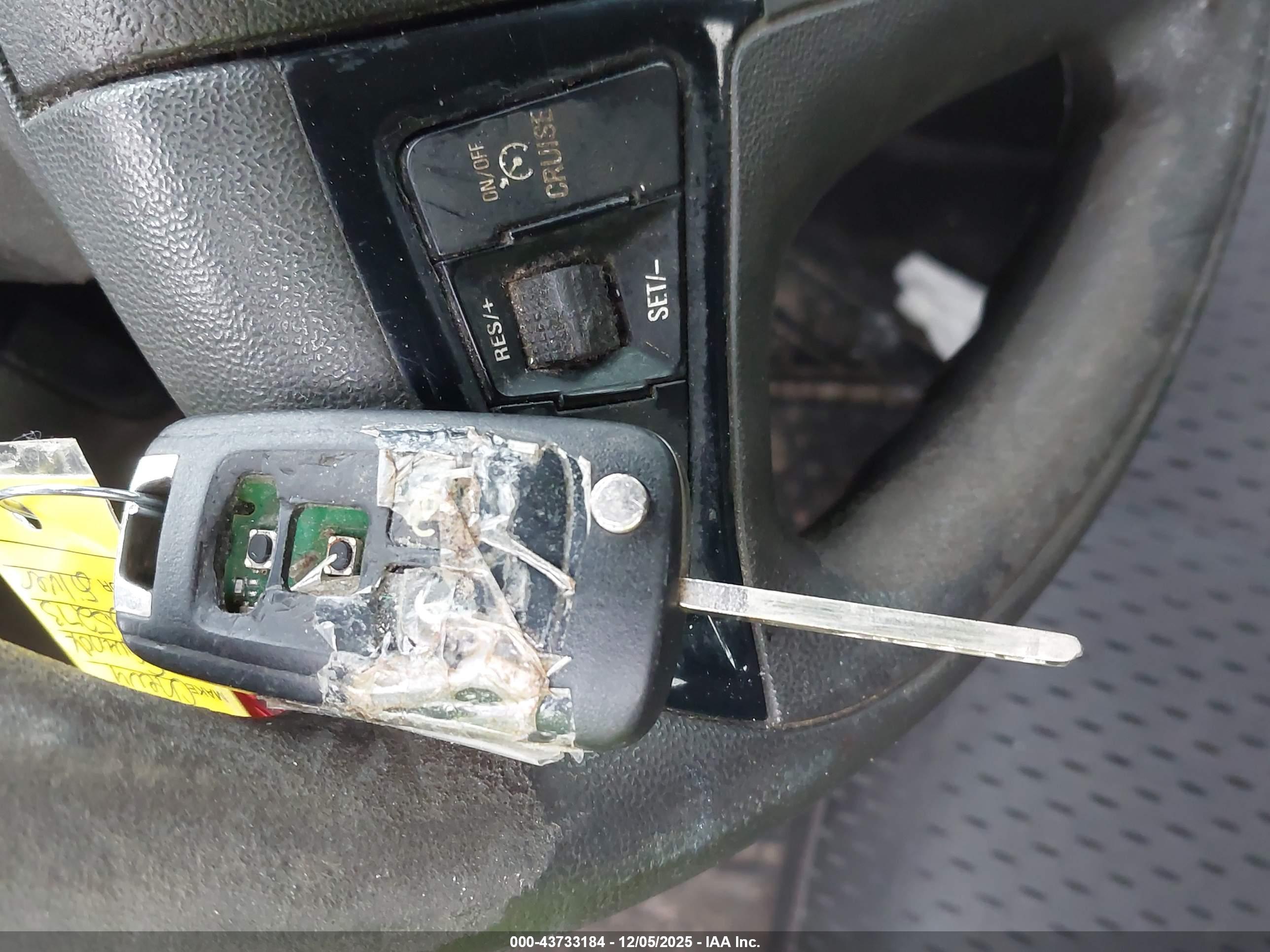 CHEVROLET EQUINOX image 11