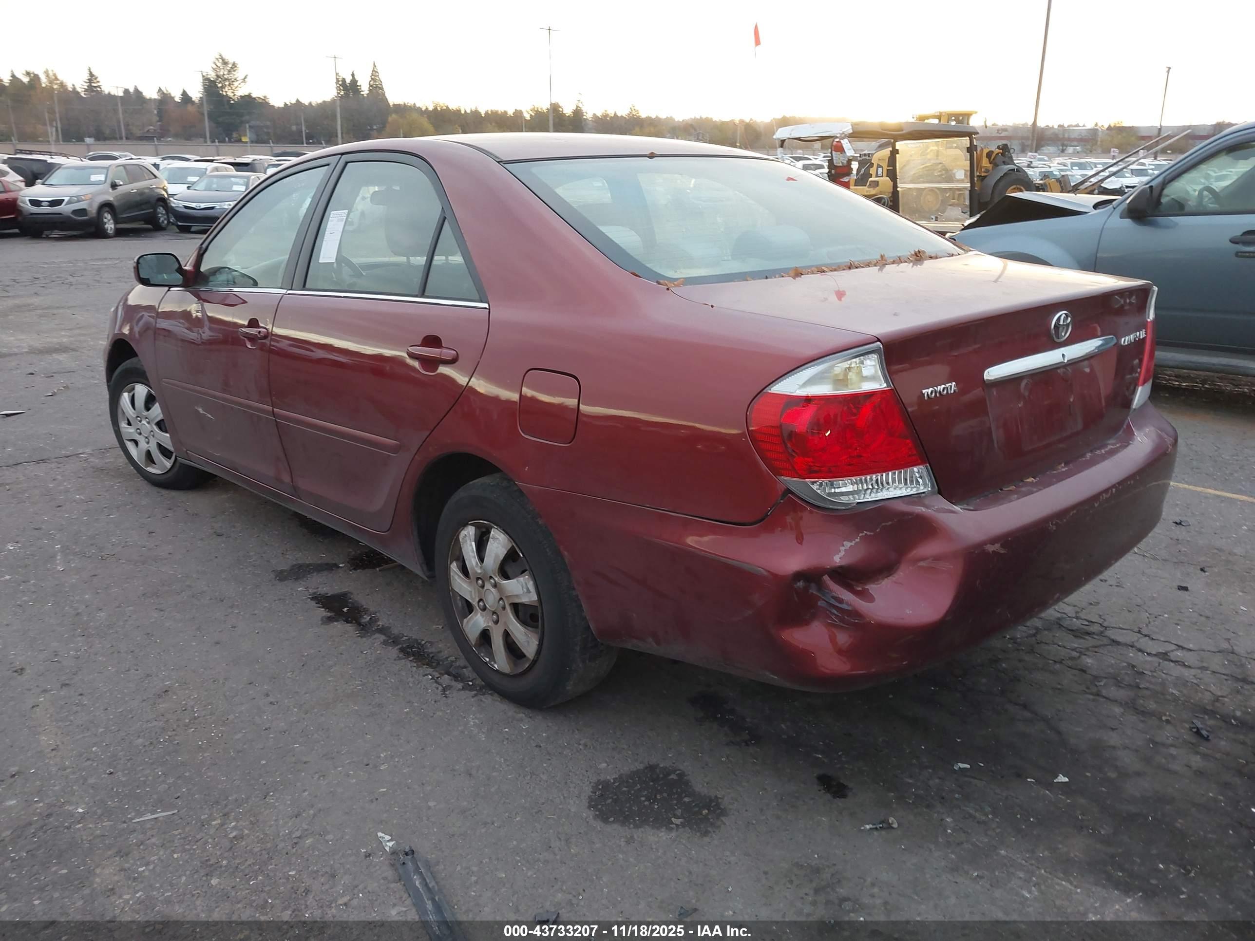 TOYOTA CAMRY image 3