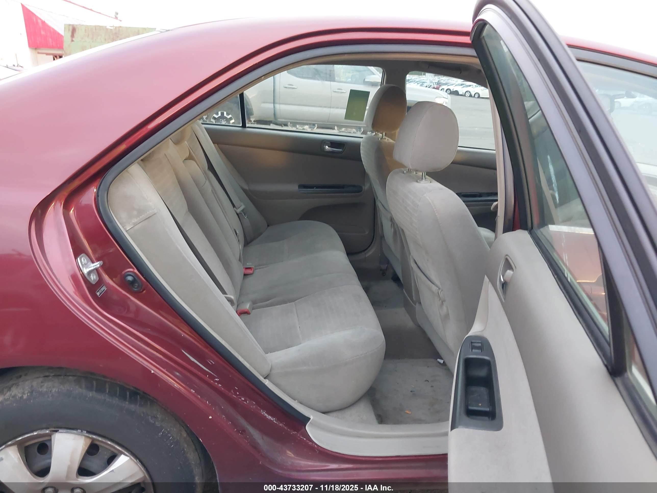 TOYOTA CAMRY image 8