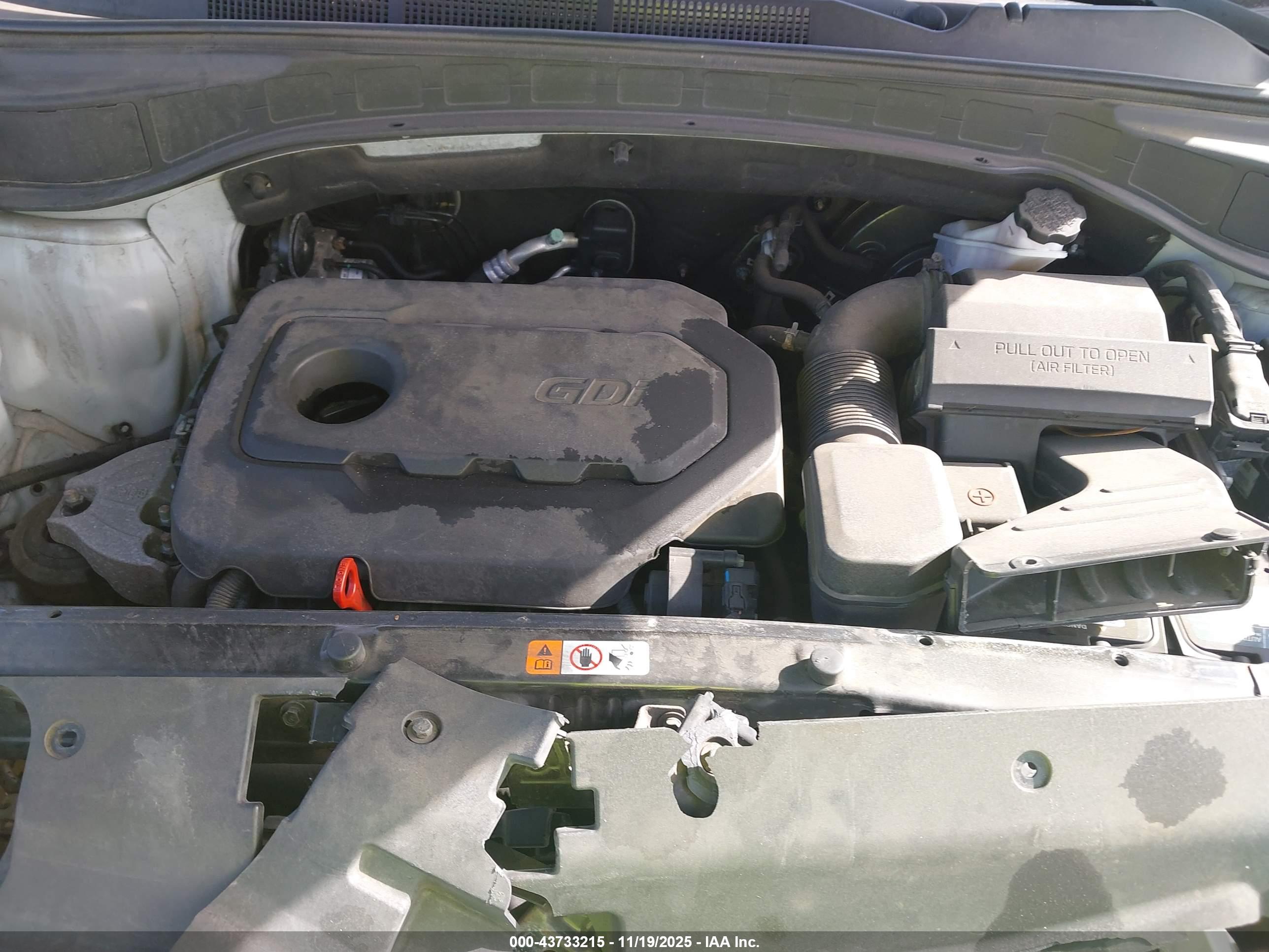 HYUNDAI SANTA image 10