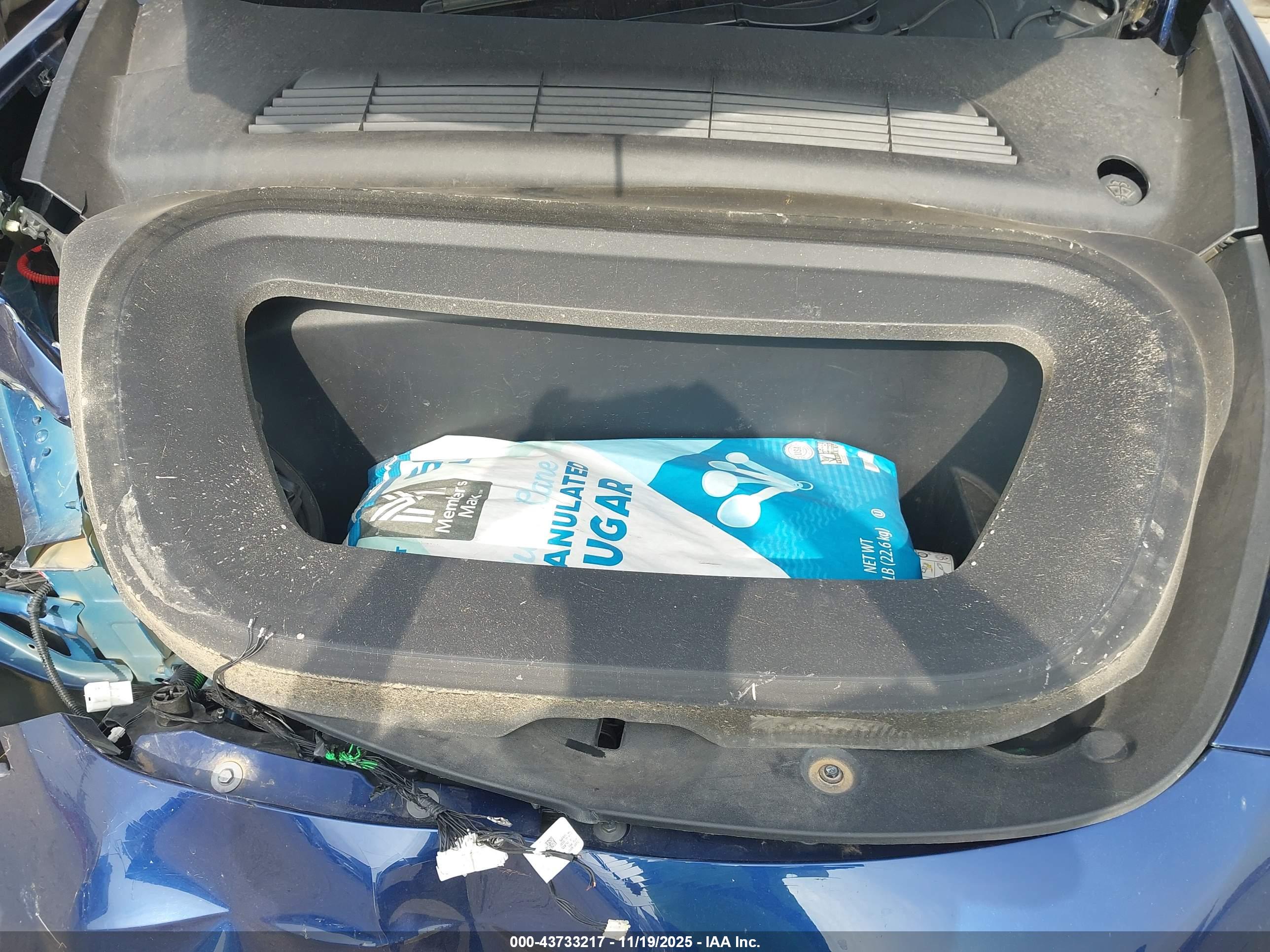 TESLA MODEL image 10