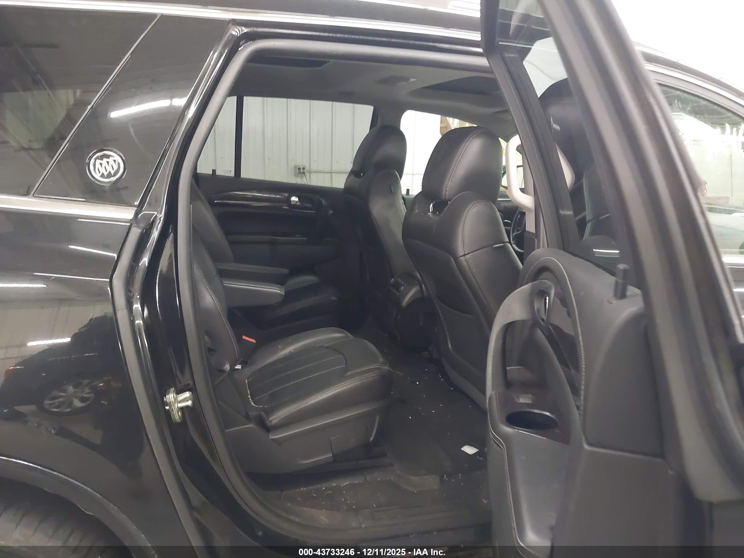 BUICK ENCLAVE image 8